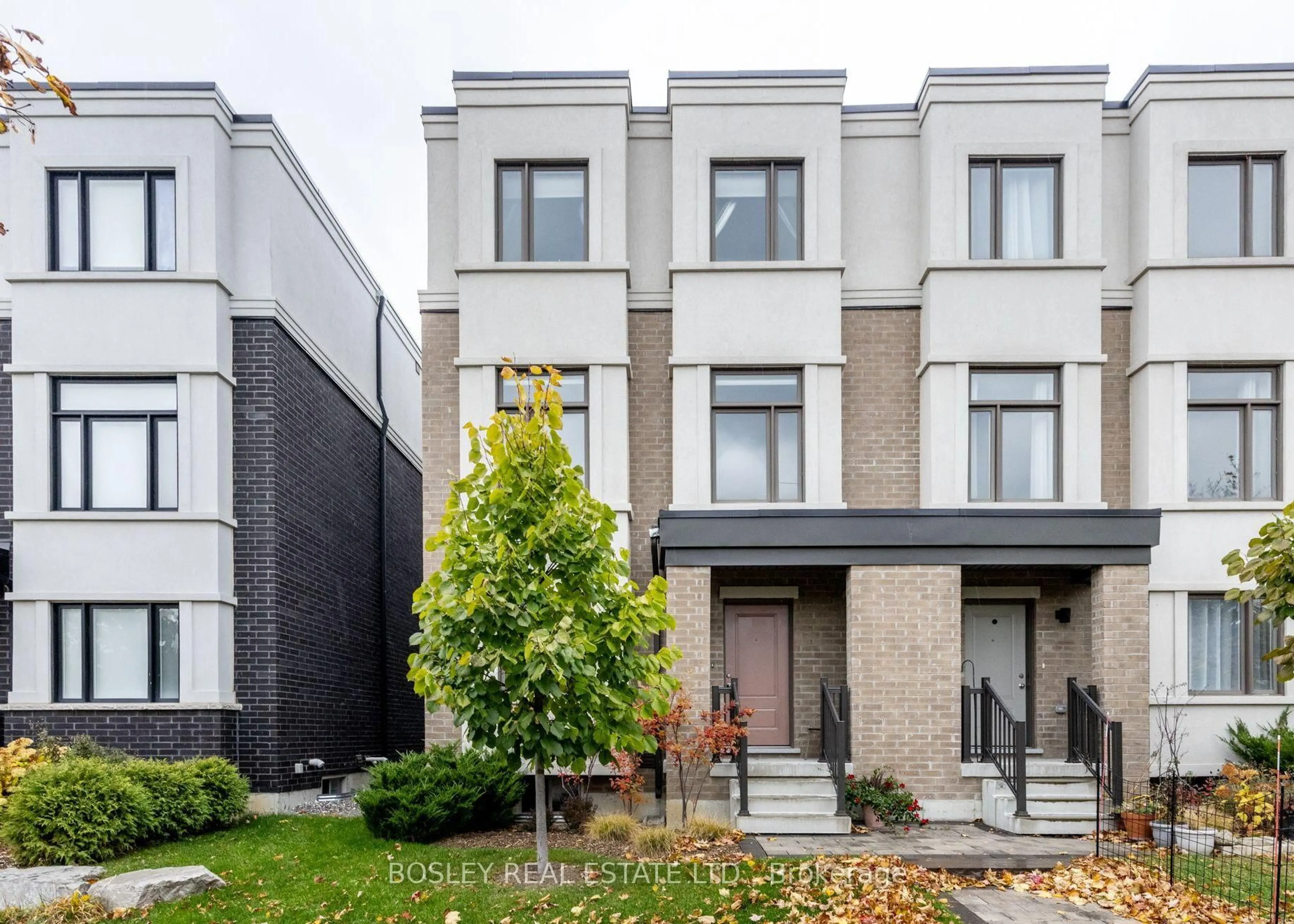 Home with brick exterior material, street for 1818 Mitoff Pl, Mississauga Ontario L4W 0E8