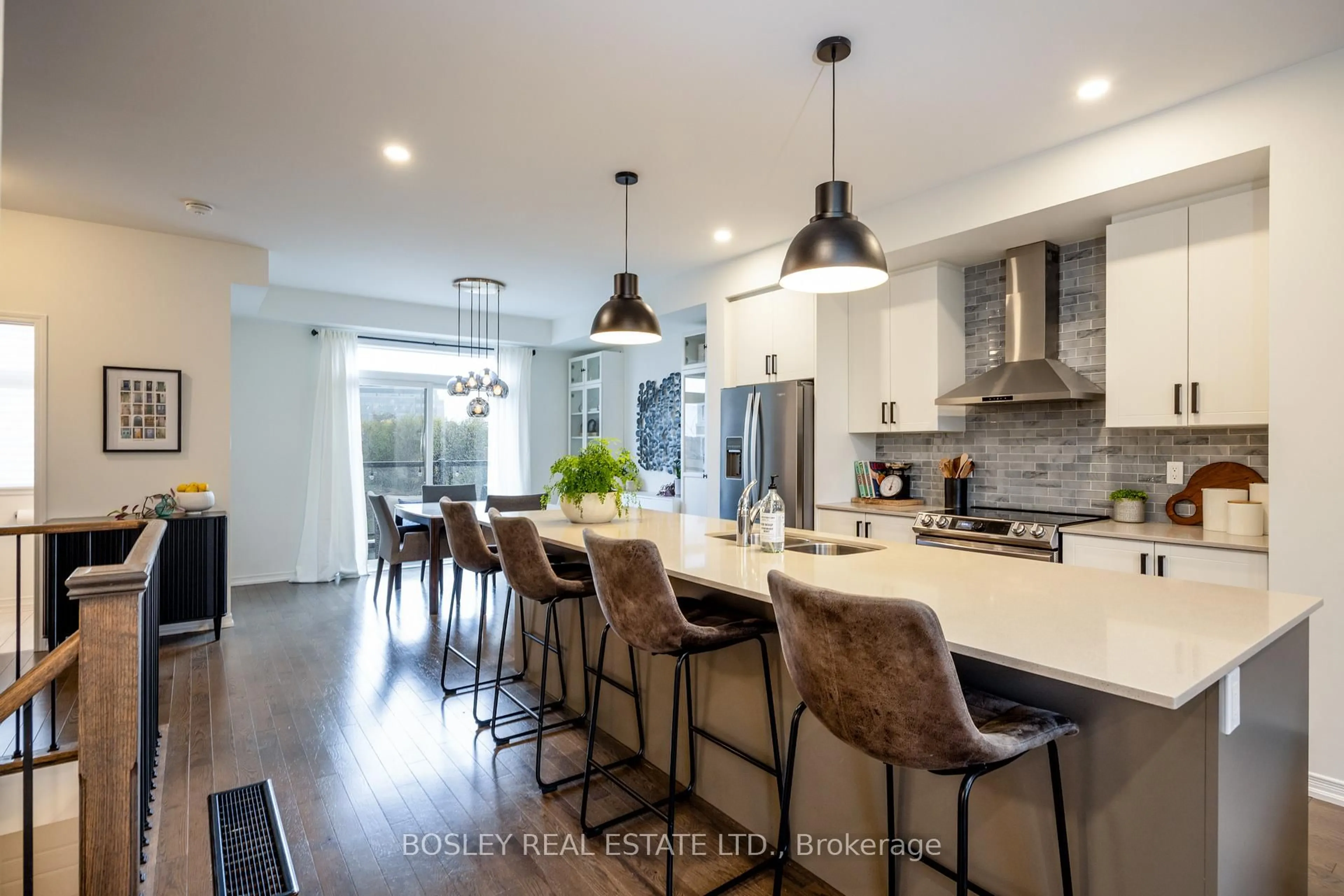 Open concept kitchen, unknown for 1818 Mitoff Pl, Mississauga Ontario L4W 0E8