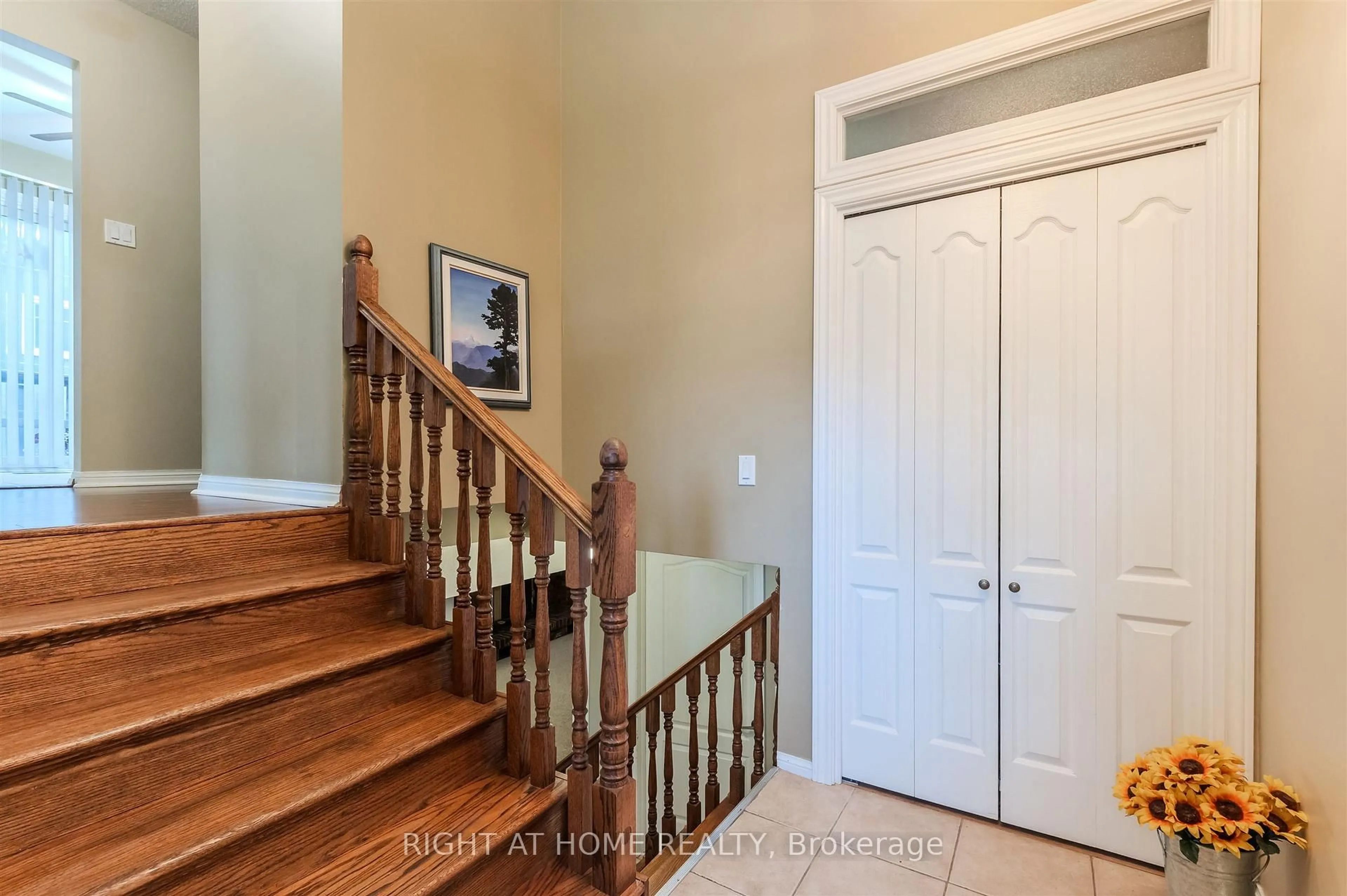 Unknown for 1033 Havendale Blvd, Burlington Ontario L7P 3P7