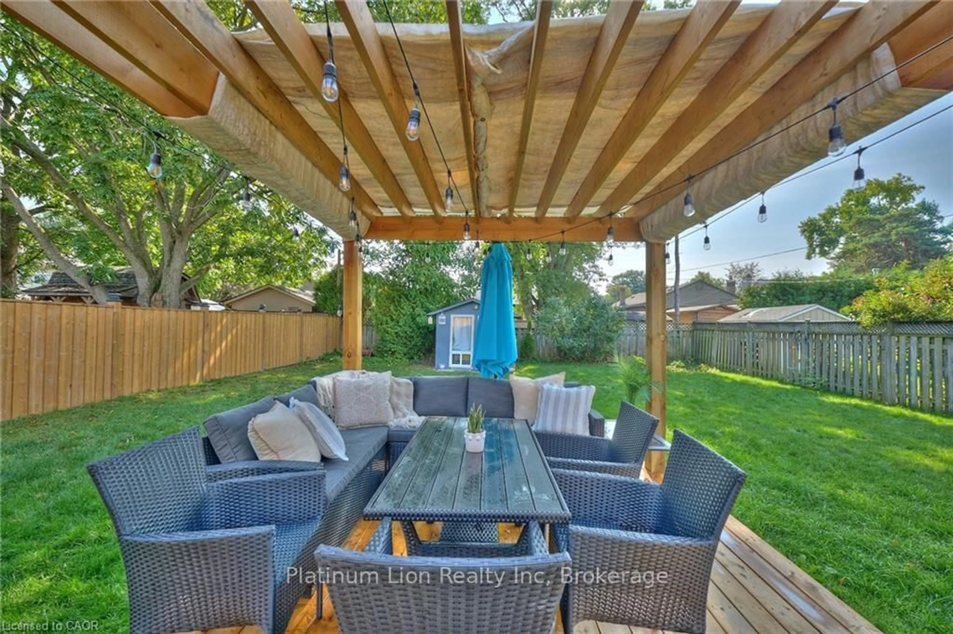 Patio, unknown for 2214 Prospect St, Burlington Ontario L7R 1Z7