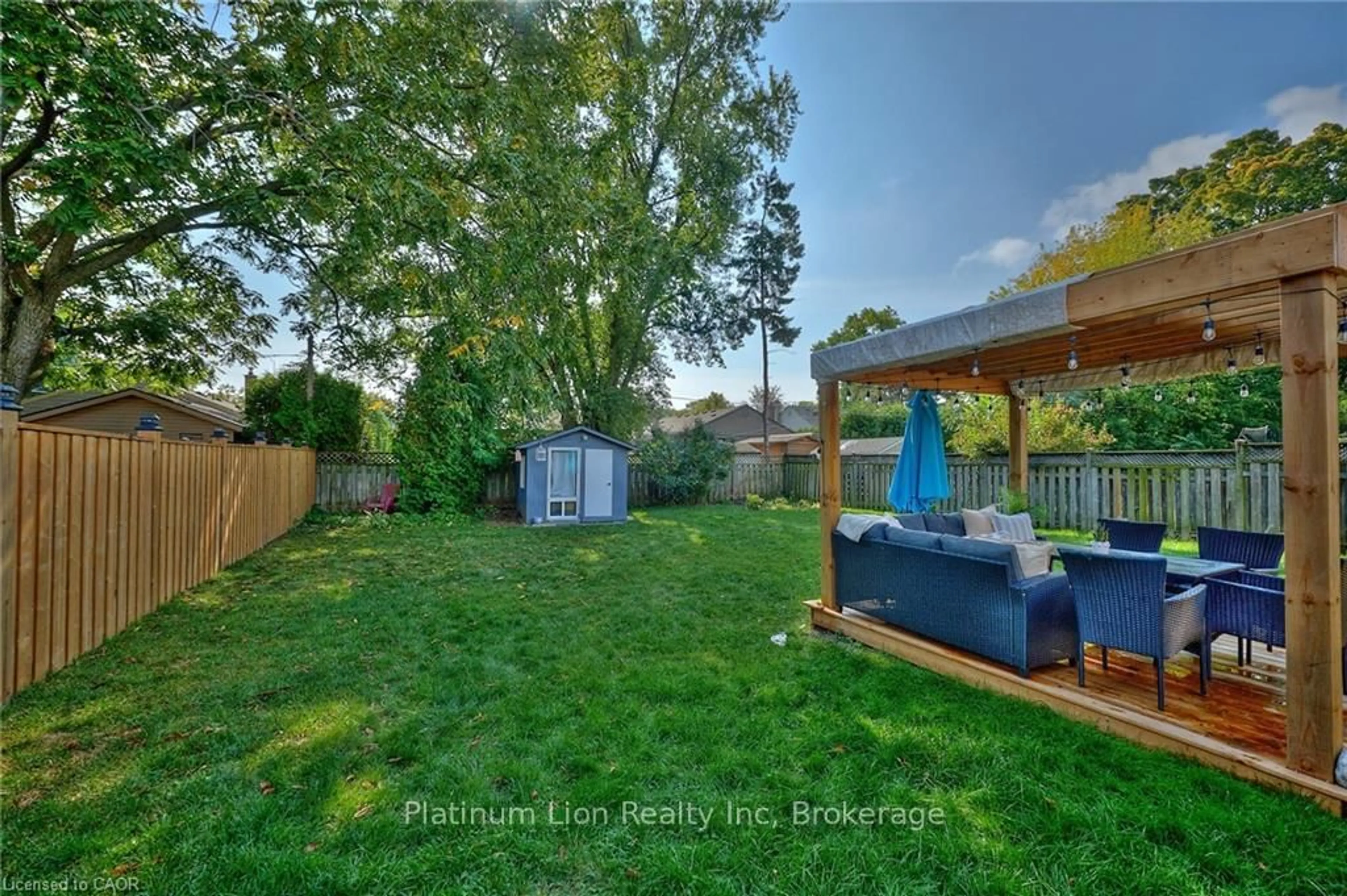 Patio, unknown for 2214 Prospect St, Burlington Ontario L7R 1Z7