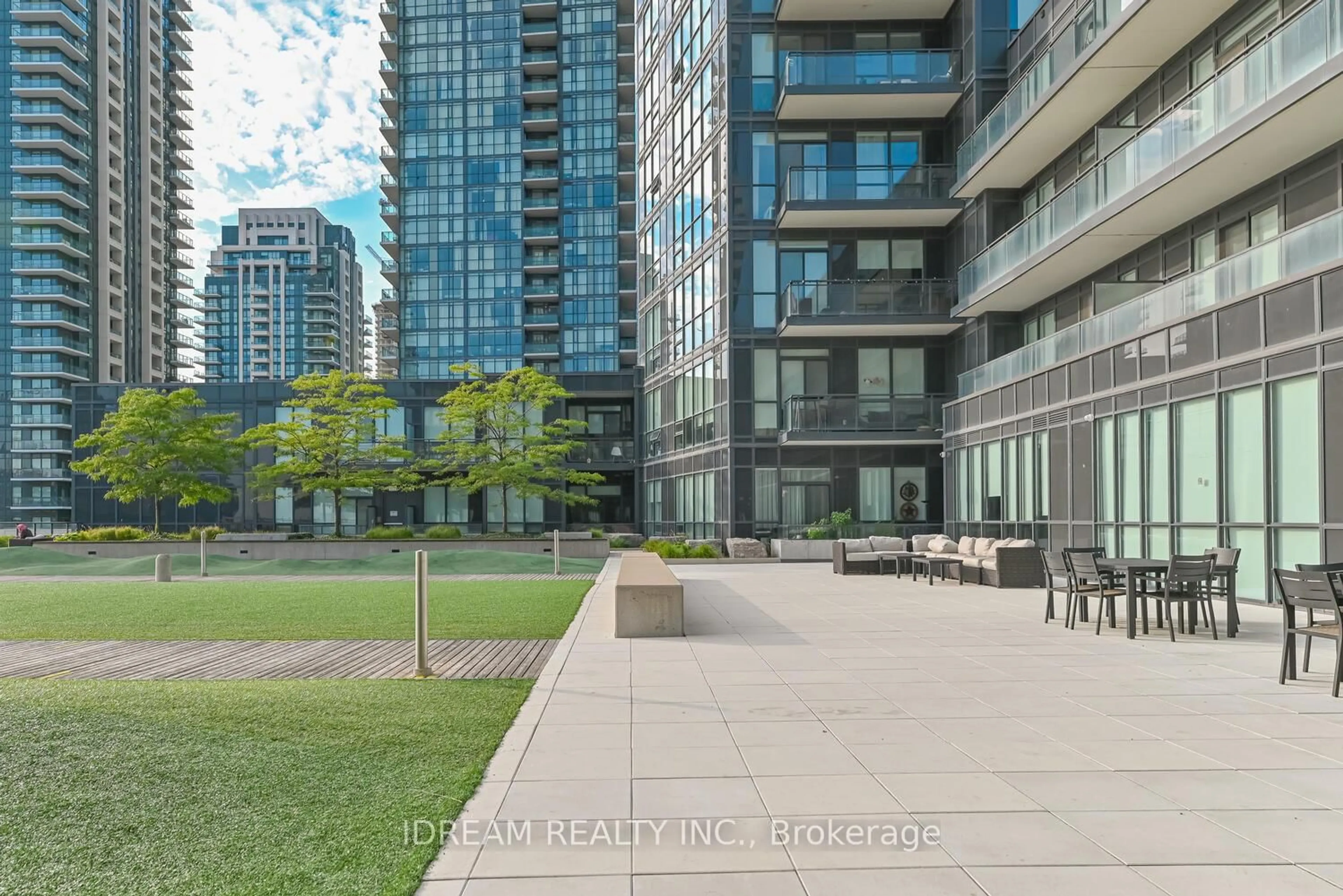 Patio, unknown for 510 Curran Pl #3906, Mississauga Ontario L5B 0J8