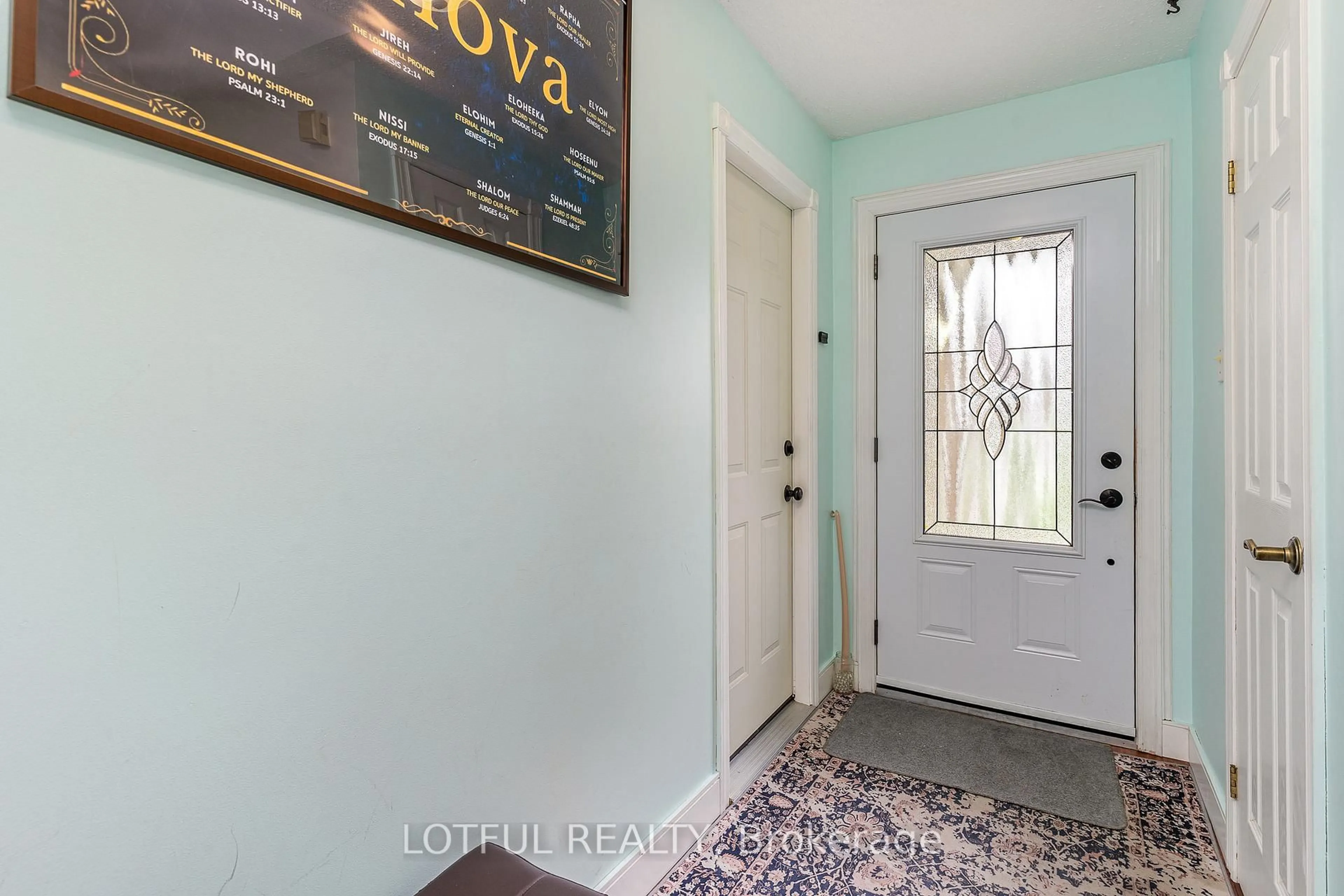 Indoor entryway for 134 Royal Salisbury Way, Brampton Ontario L6V 3J8
