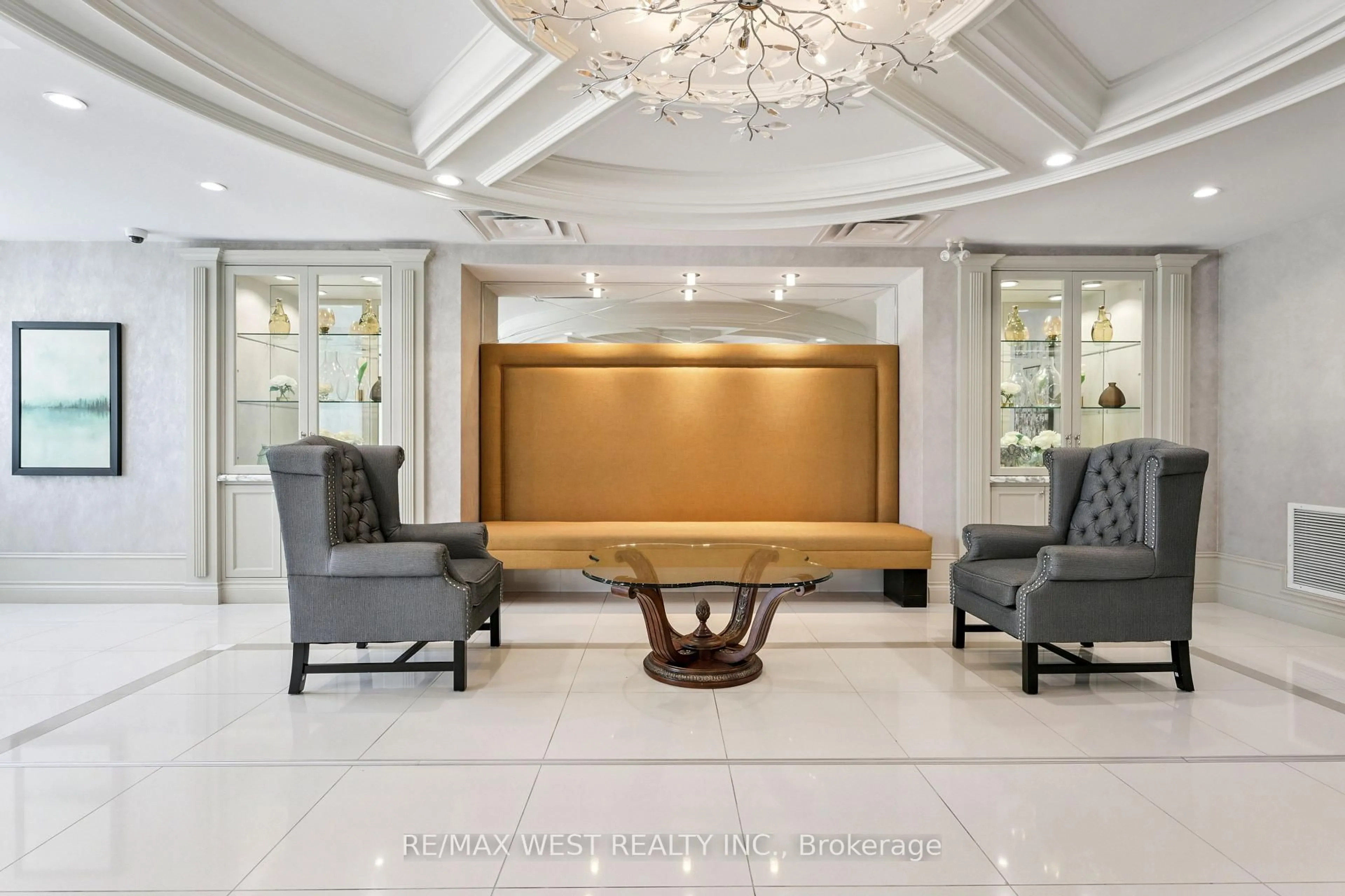 Lobby for 50 Via Rosedale #117, Brampton Ontario L6R 3Z7