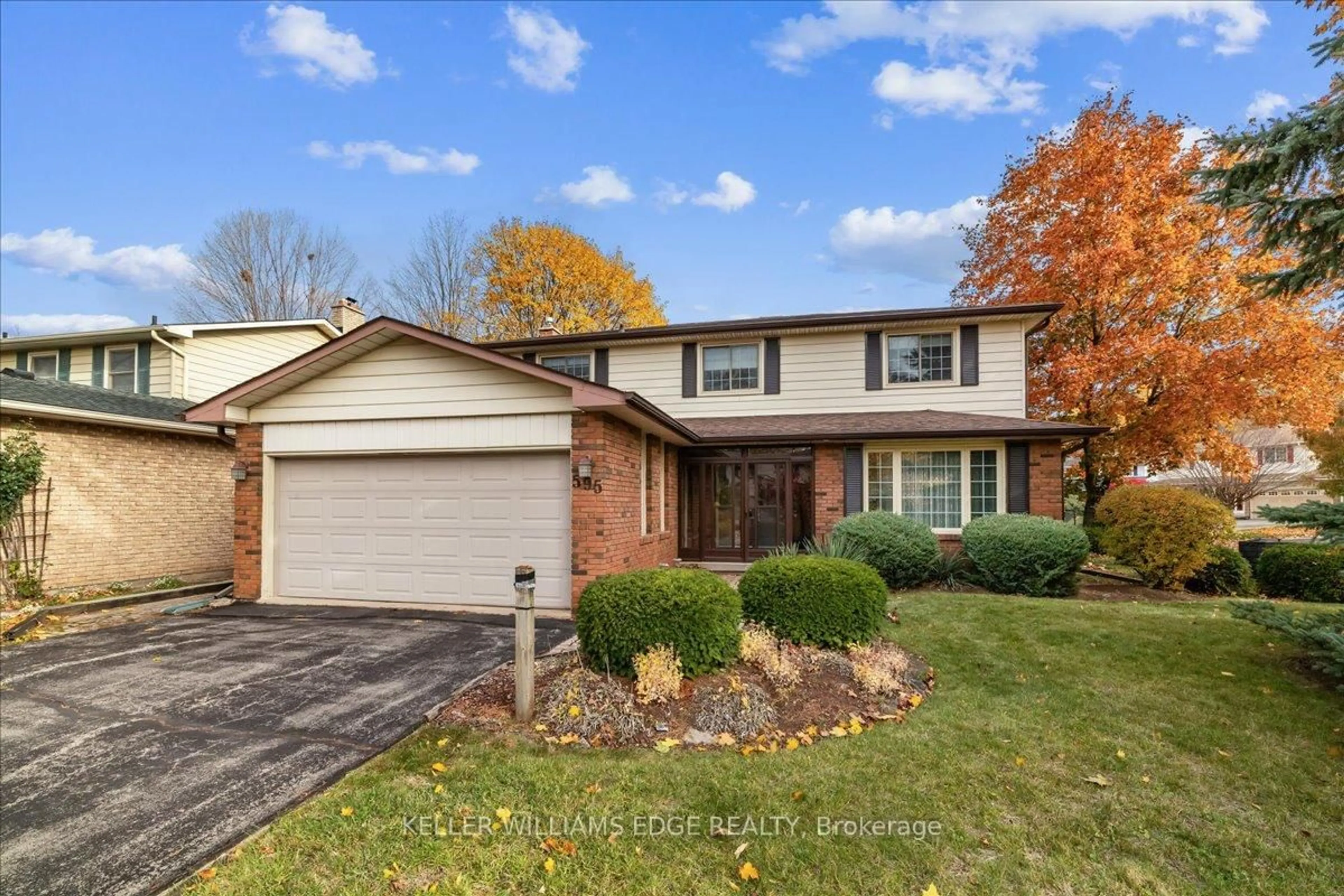 Home with brick exterior material, street for 595 Barons Crt, Burlington Ontario L7R 4E4