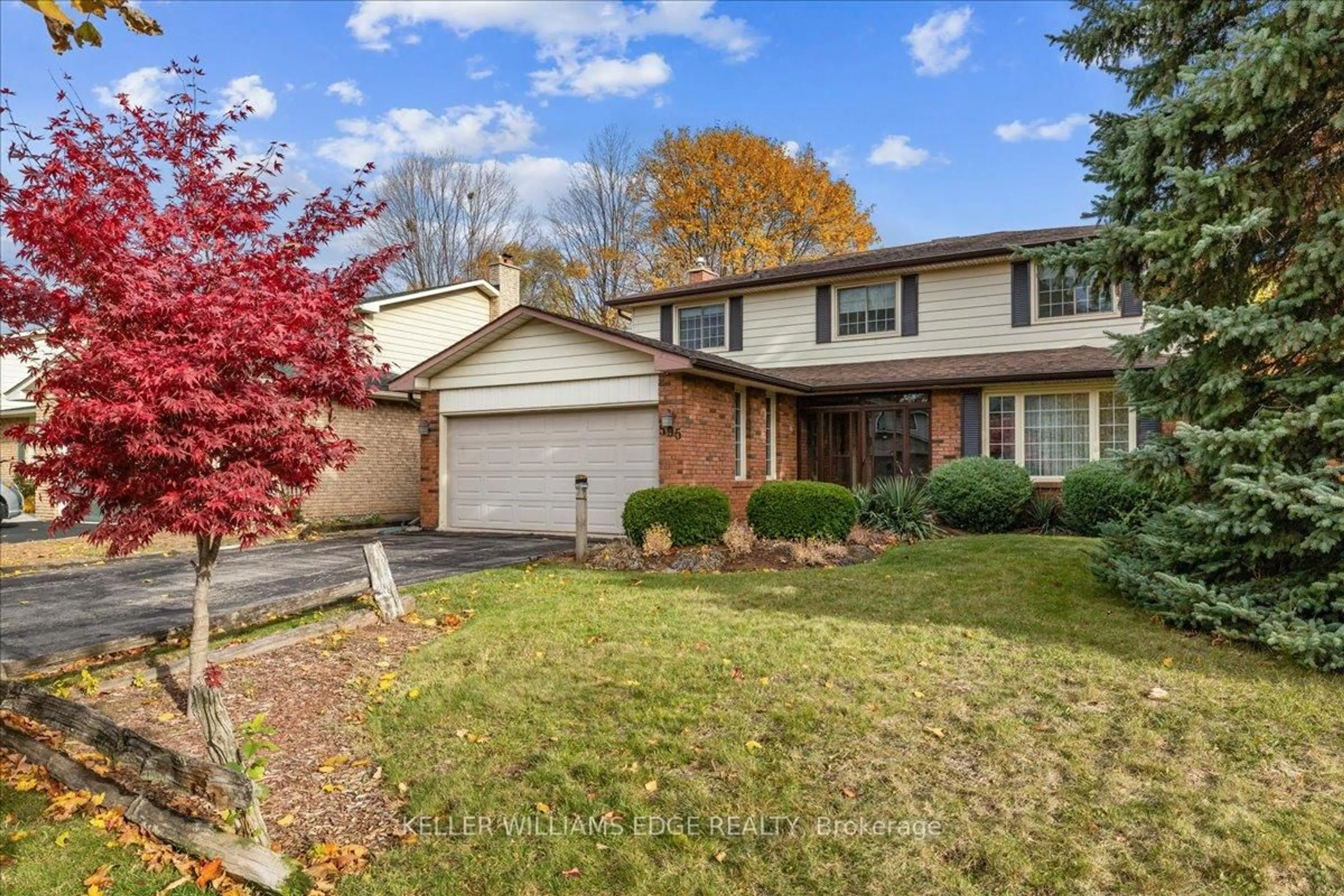 Home with brick exterior material, street for 595 Barons Crt, Burlington Ontario L7R 4E4