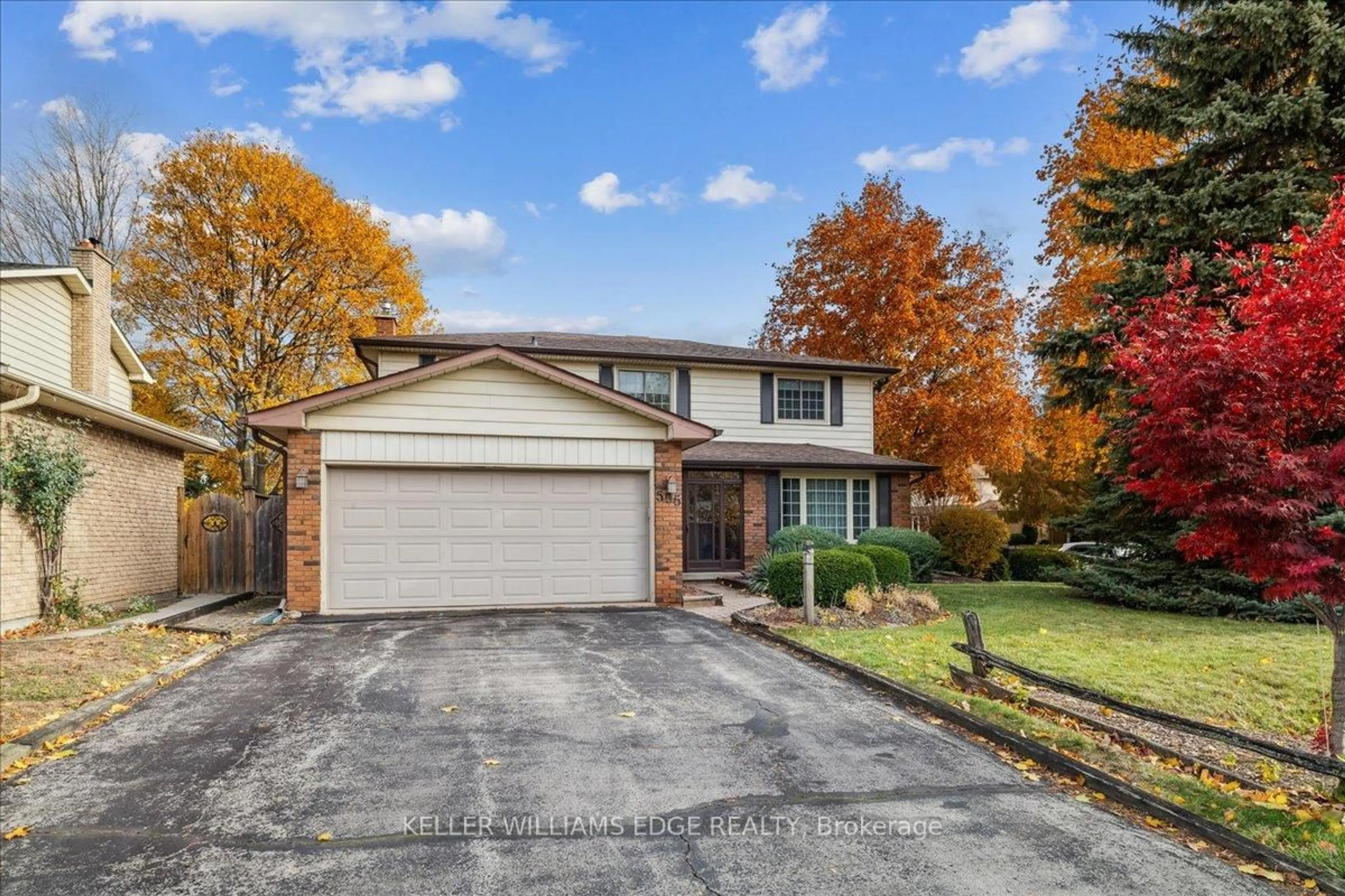 Home with brick exterior material, street for 595 Barons Crt, Burlington Ontario L7R 4E4