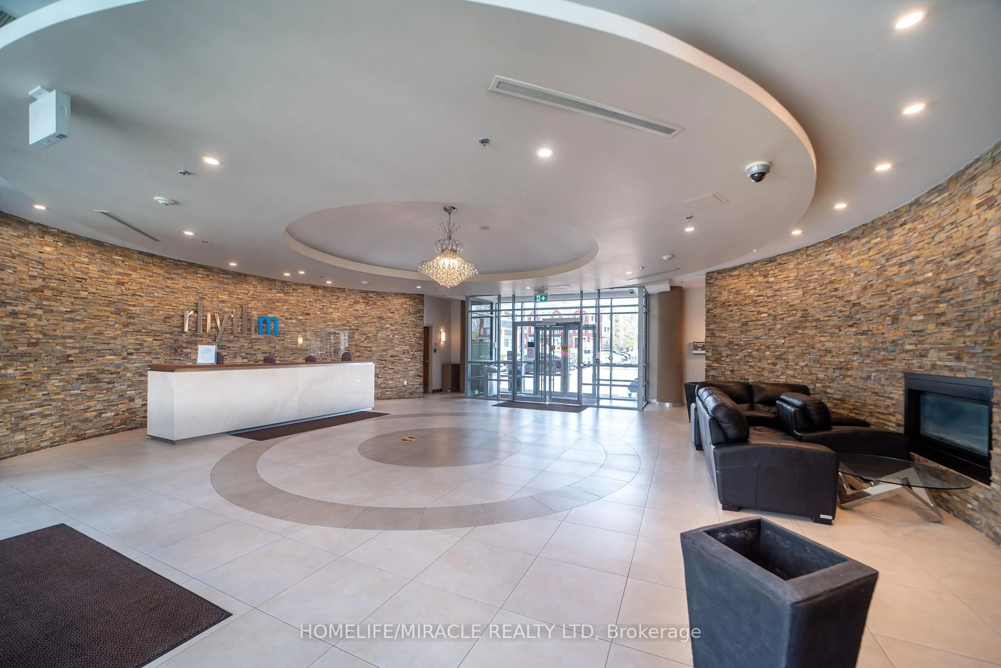 Lobby for 215 Queen St #709, Brampton Ontario L6W 0A9