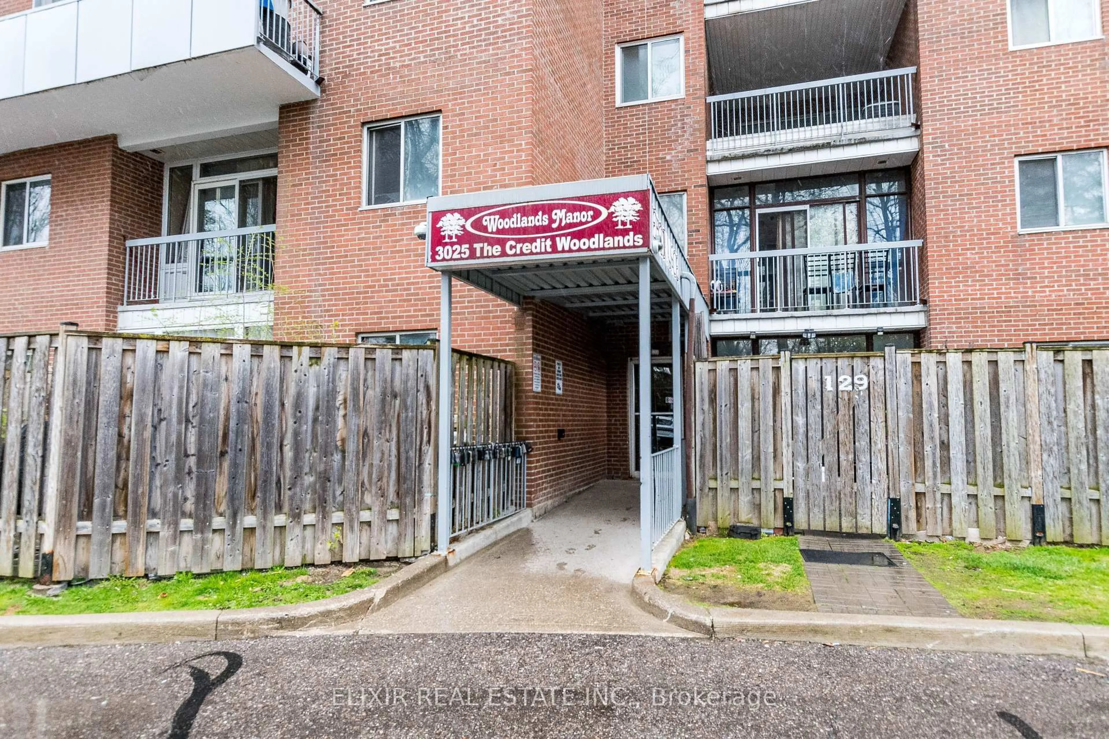 Unknown for 3025 The Credit Woodlands Dr #336, Mississauga Ontario L5C 2V3