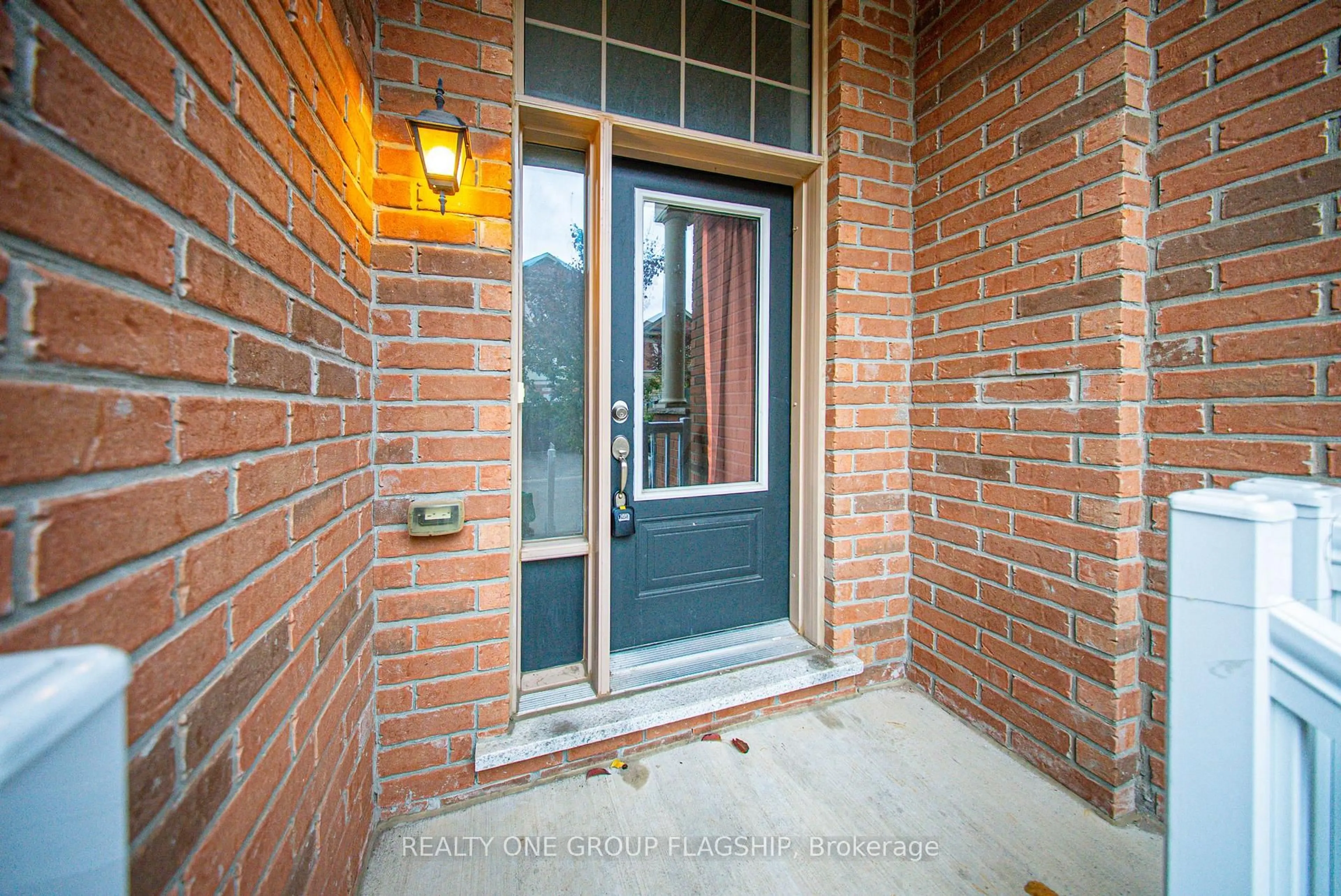 Indoor entryway for 51 Aspen Hills Rd, Brampton Ontario L6Y 6E4