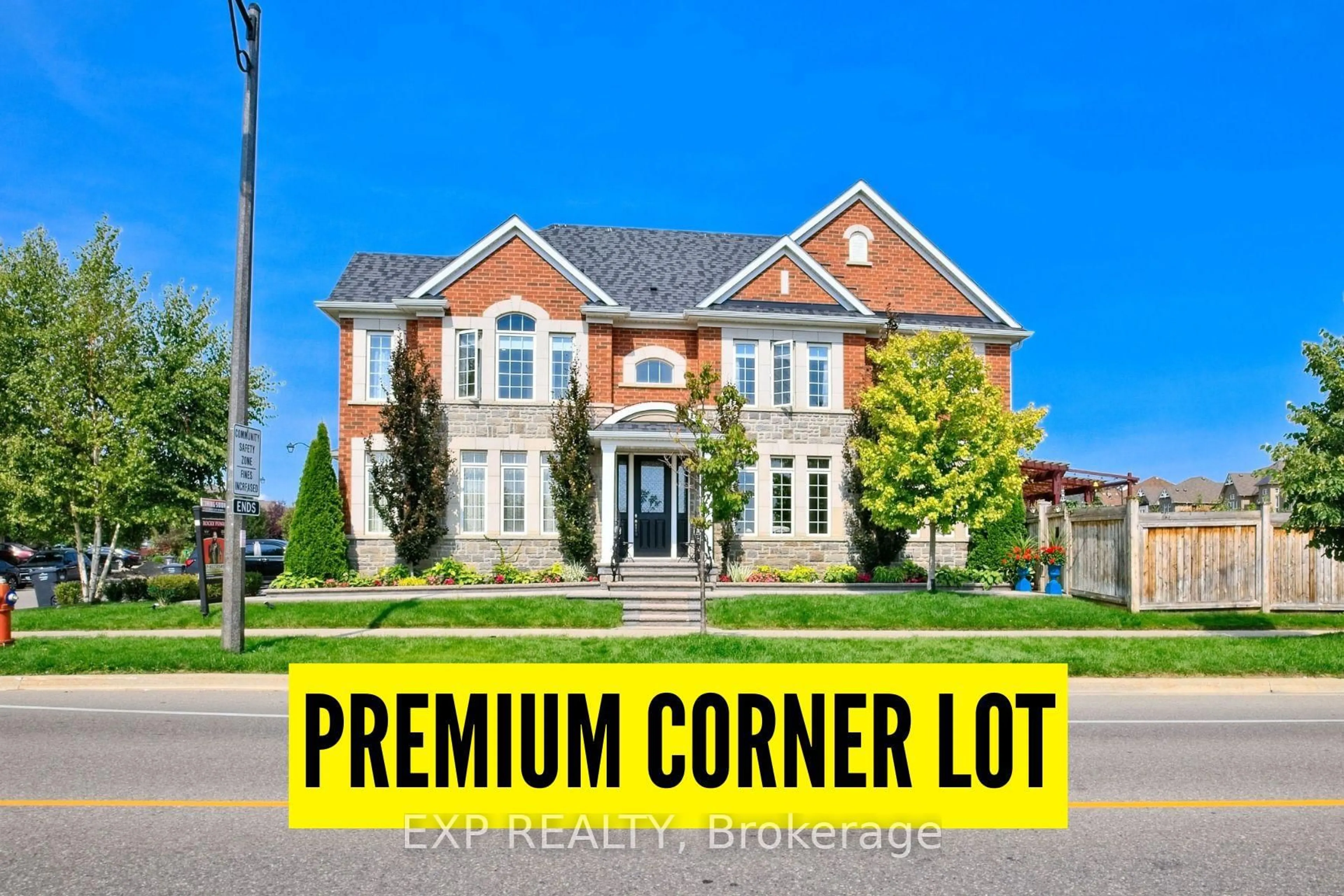 Home with brick exterior material, street for 520 Dougall Ave, Caledon Ontario L7C 3Y8