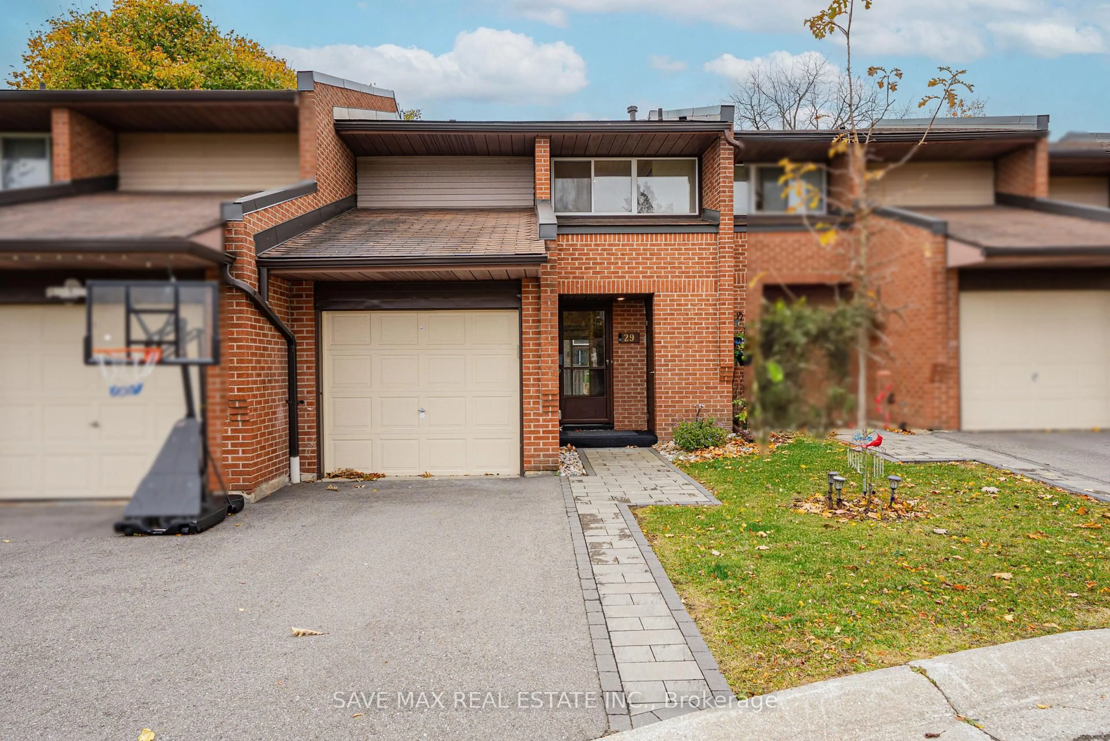 Home with brick exterior material, street for 2301 Derry Rd #29, Mississauga Ontario L5N 2R4