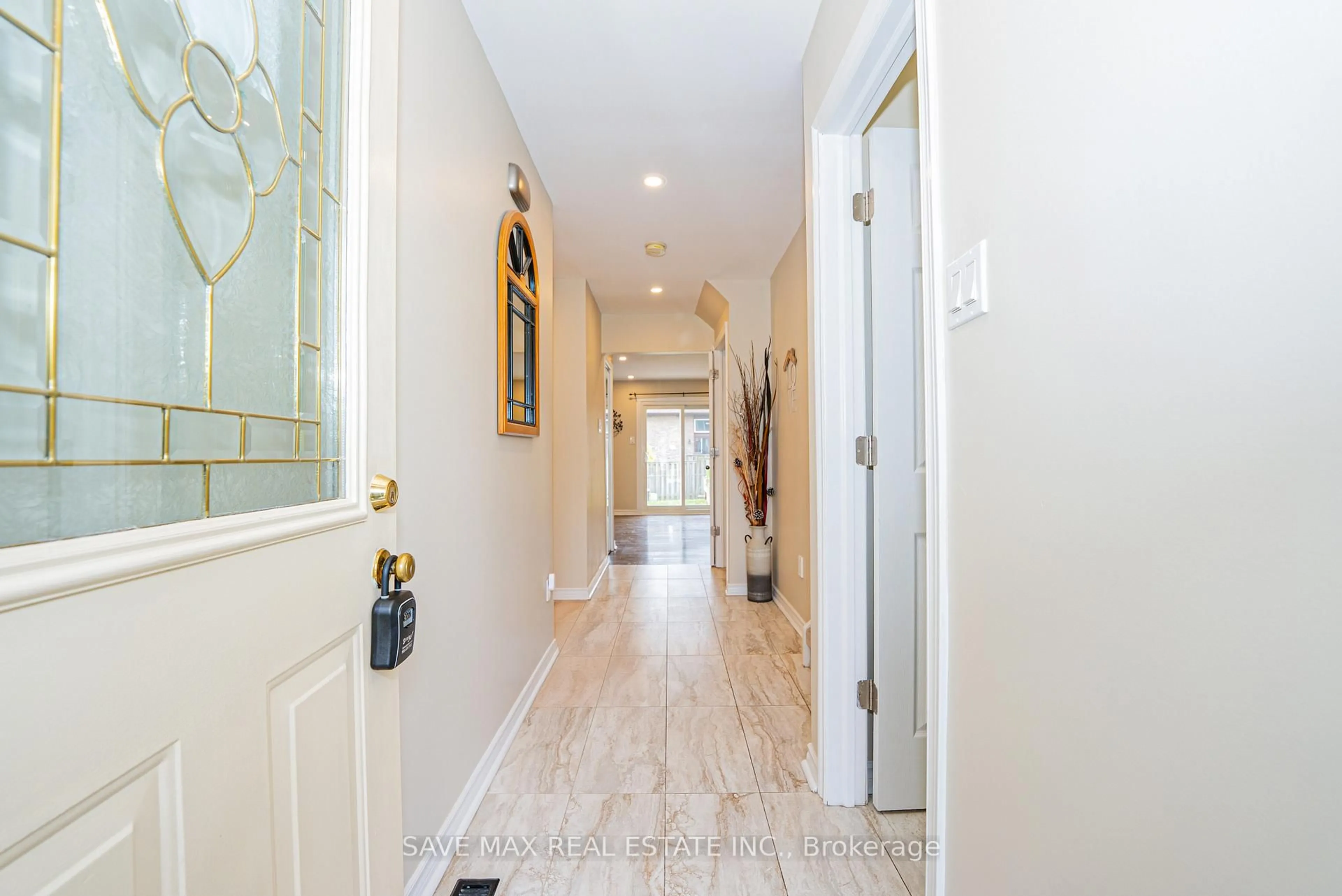 Indoor entryway for 2301 Derry Rd #29, Mississauga Ontario L5N 2R4