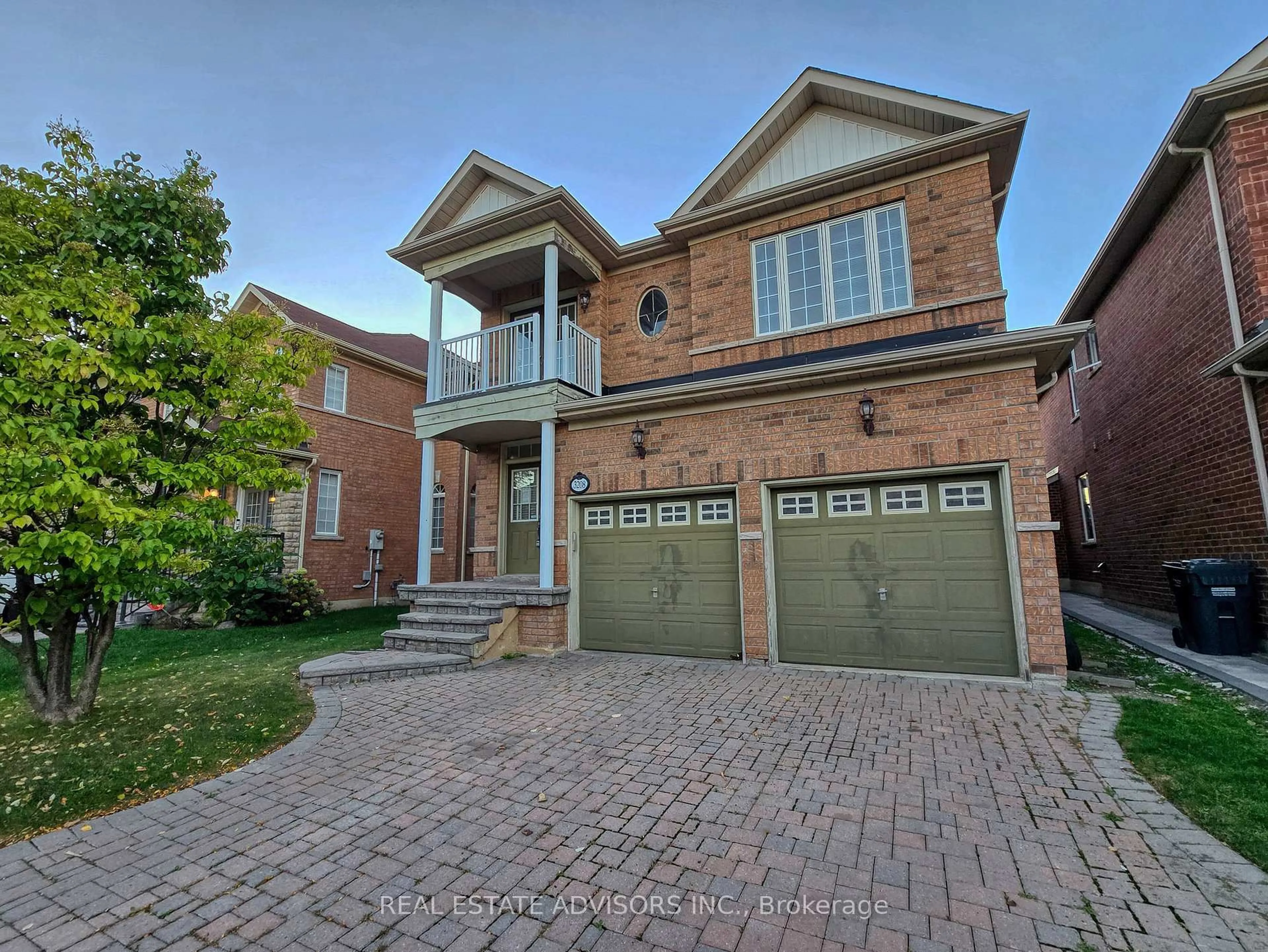 Home with brick exterior material, street for 3208 Countess Cres, Mississauga Ontario L5M 0E2