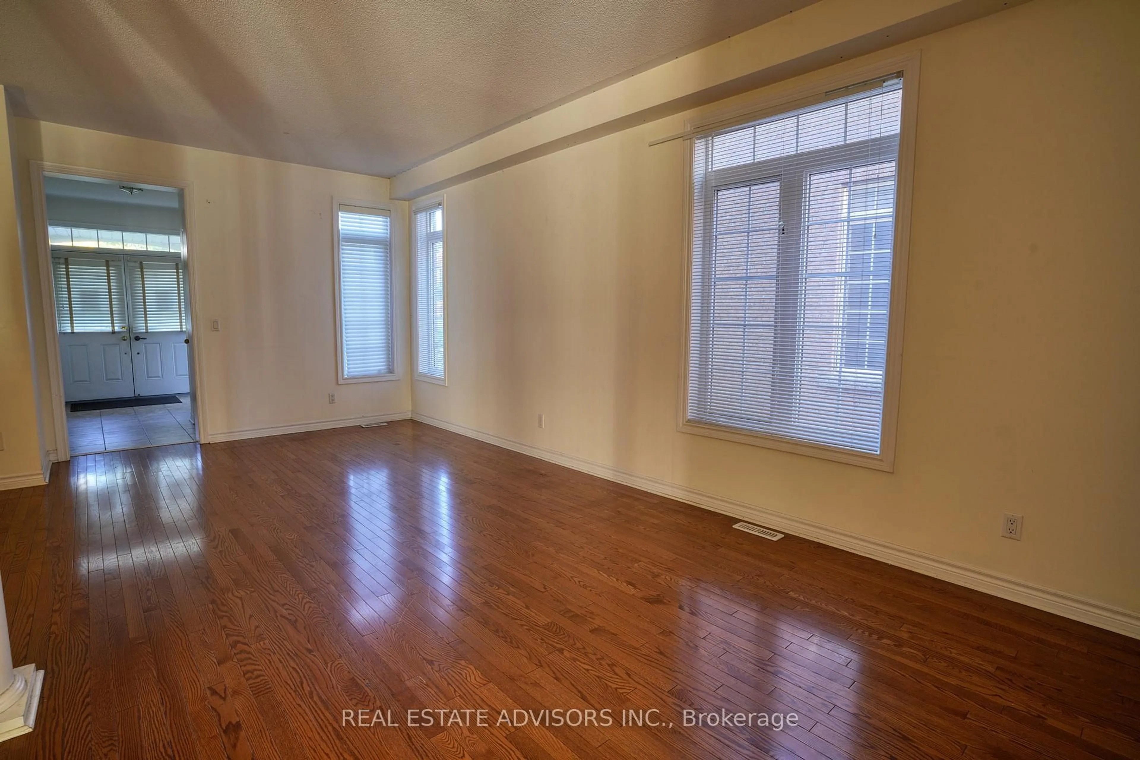 A pic of a room for 3208 Countess Cres, Mississauga Ontario L5M 0E2