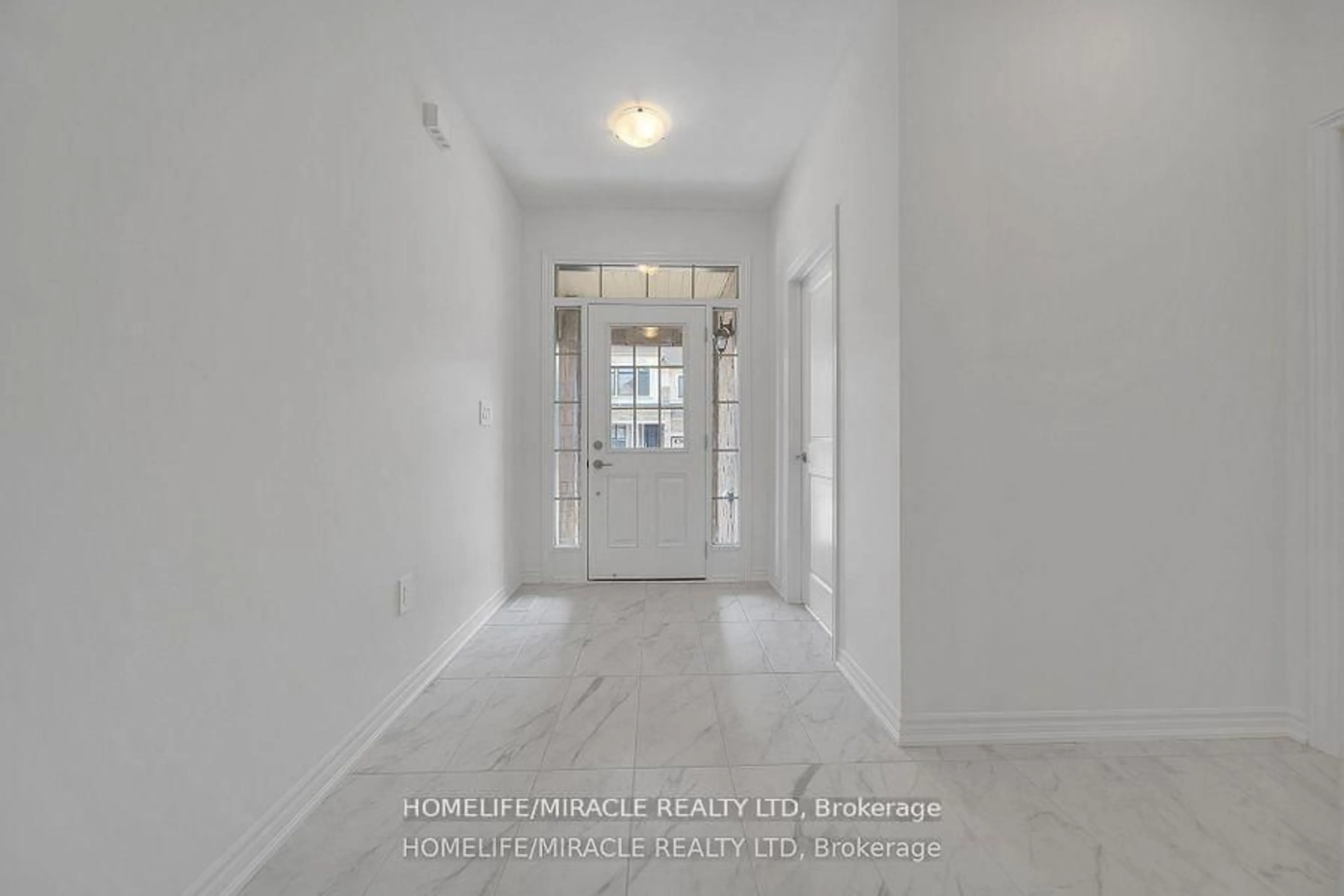 Indoor entryway for 1536 Buttercup Crt, Milton Ontario L9E 2G3