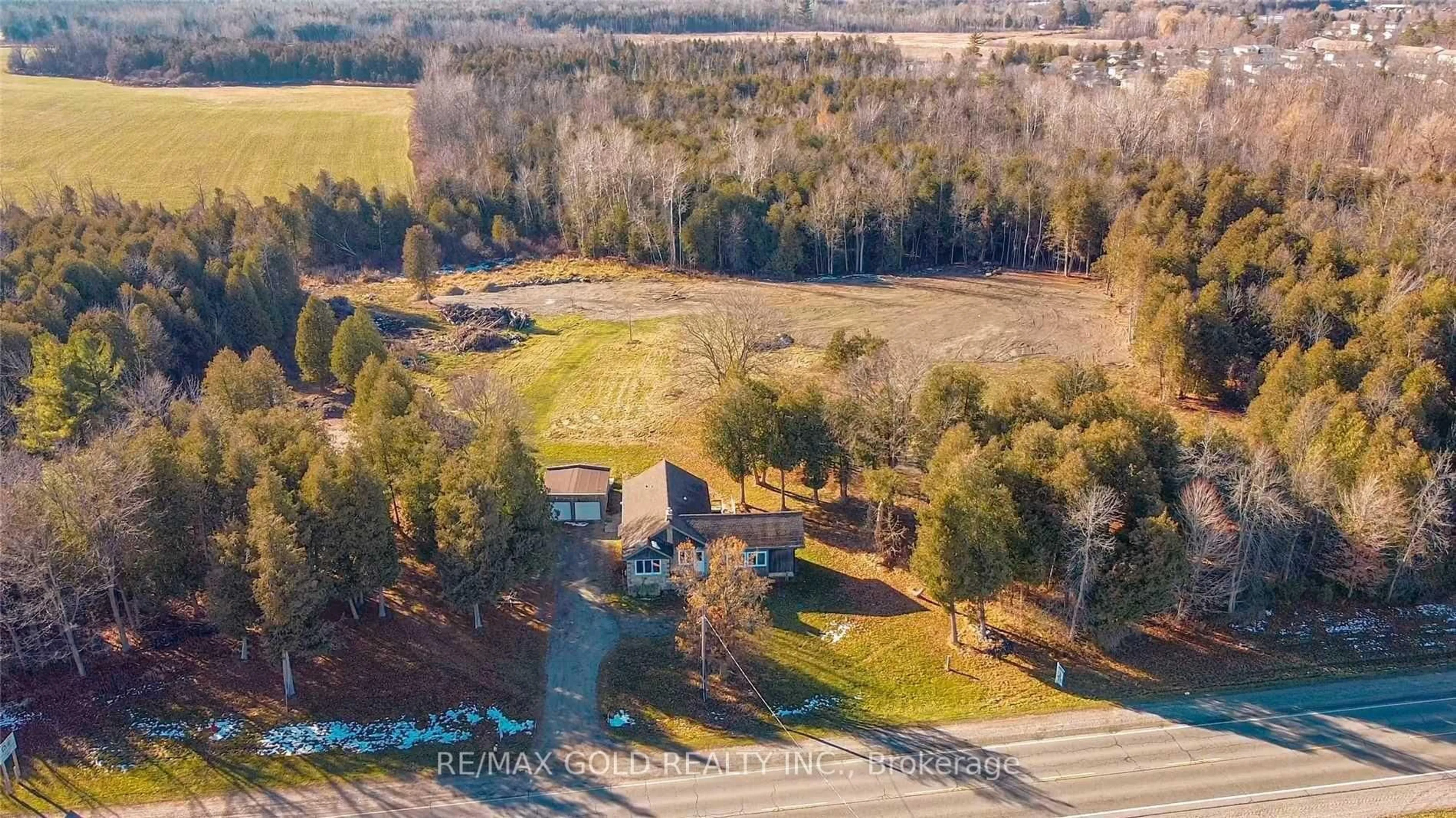 A pic from outside/outdoor area/front of a property/back of a property/a pic from drone, unknown for 244 Main St, Halton Hills Ontario L7J 1Y2