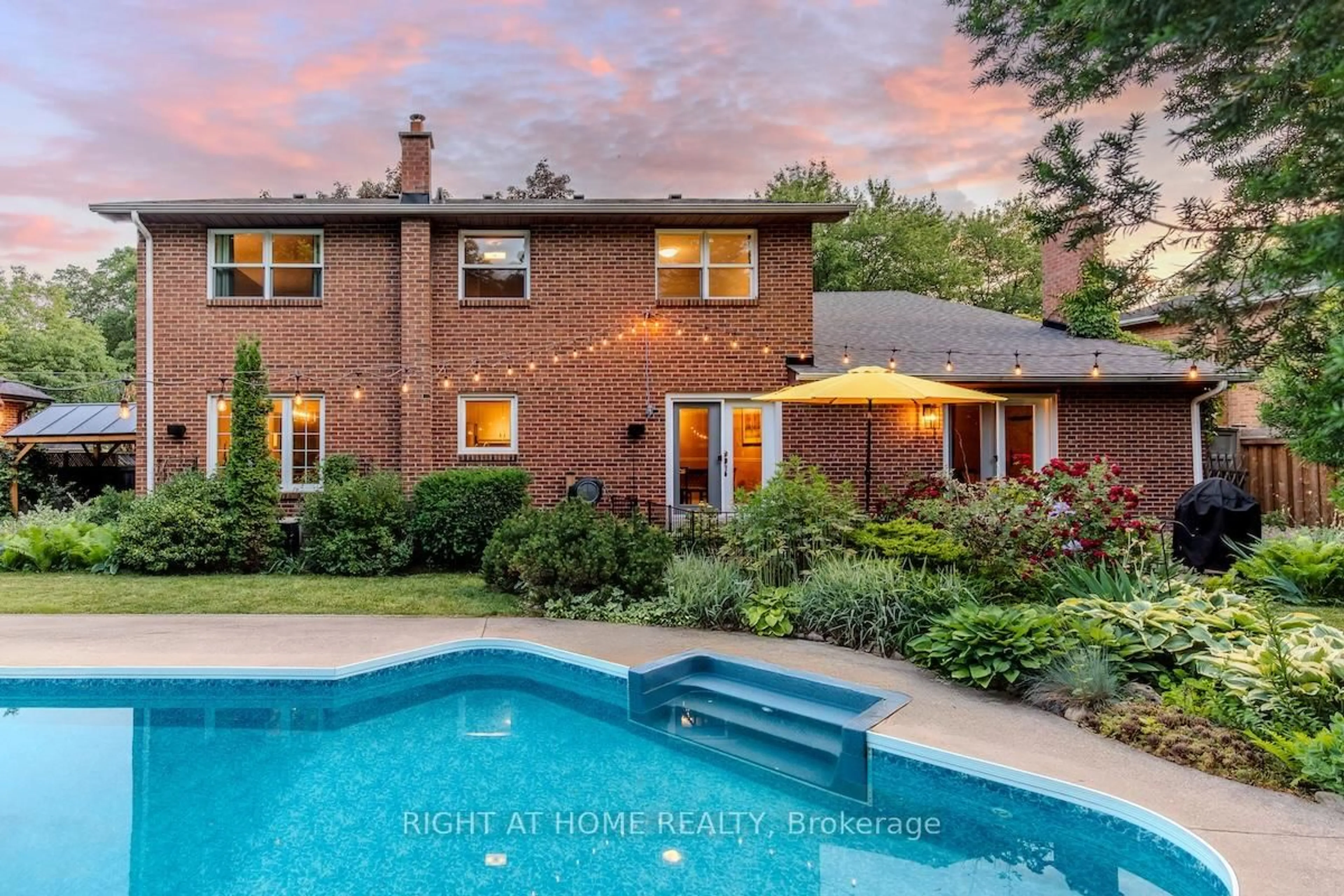 Home with brick exterior material, water/lake/river/ocean view for 1456 Ballyclare Dr, Mississauga Ontario L5C 1J5