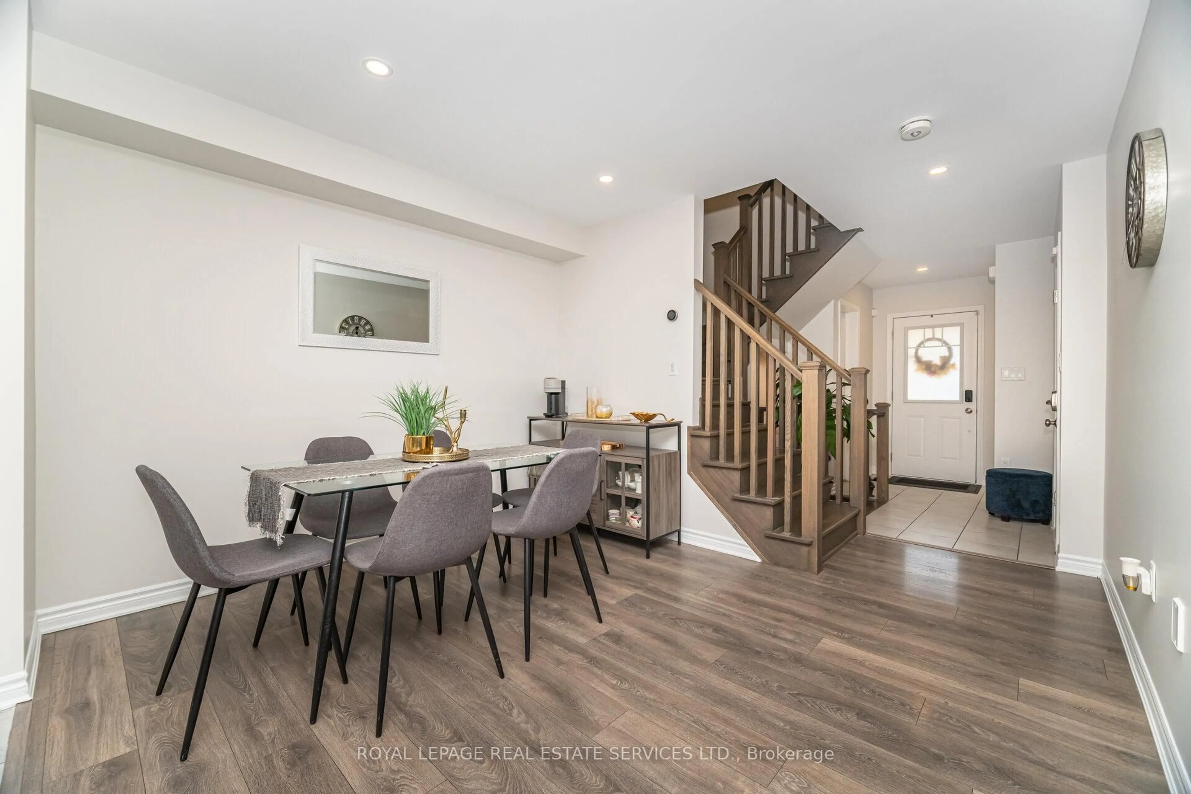 Dining room, unknown for 290 Beasley Terr, Milton Ontario L9E 1C5