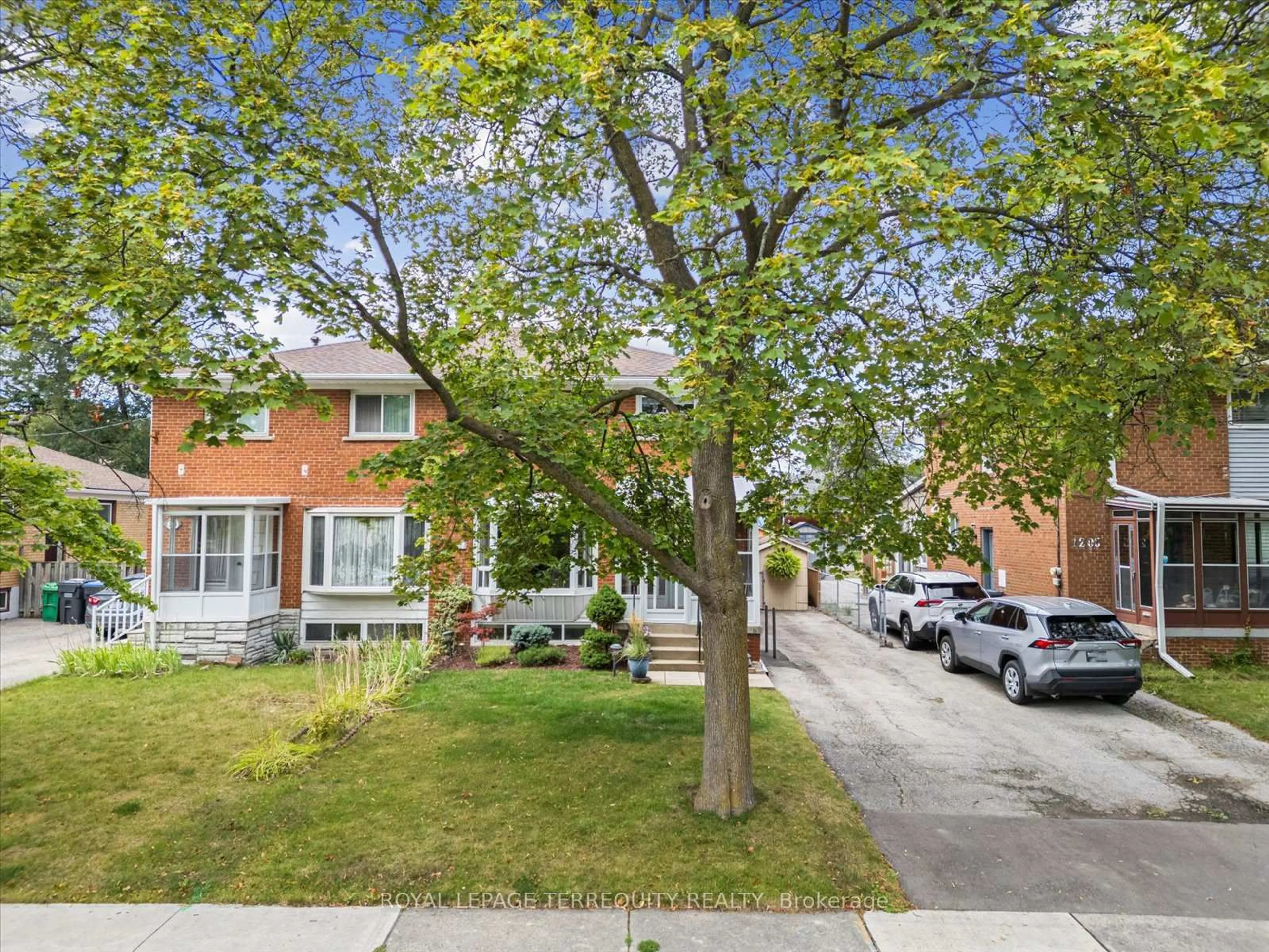 Unknown for 1201 Kingsholm Dr, Mississauga Ontario L4Y 2H1