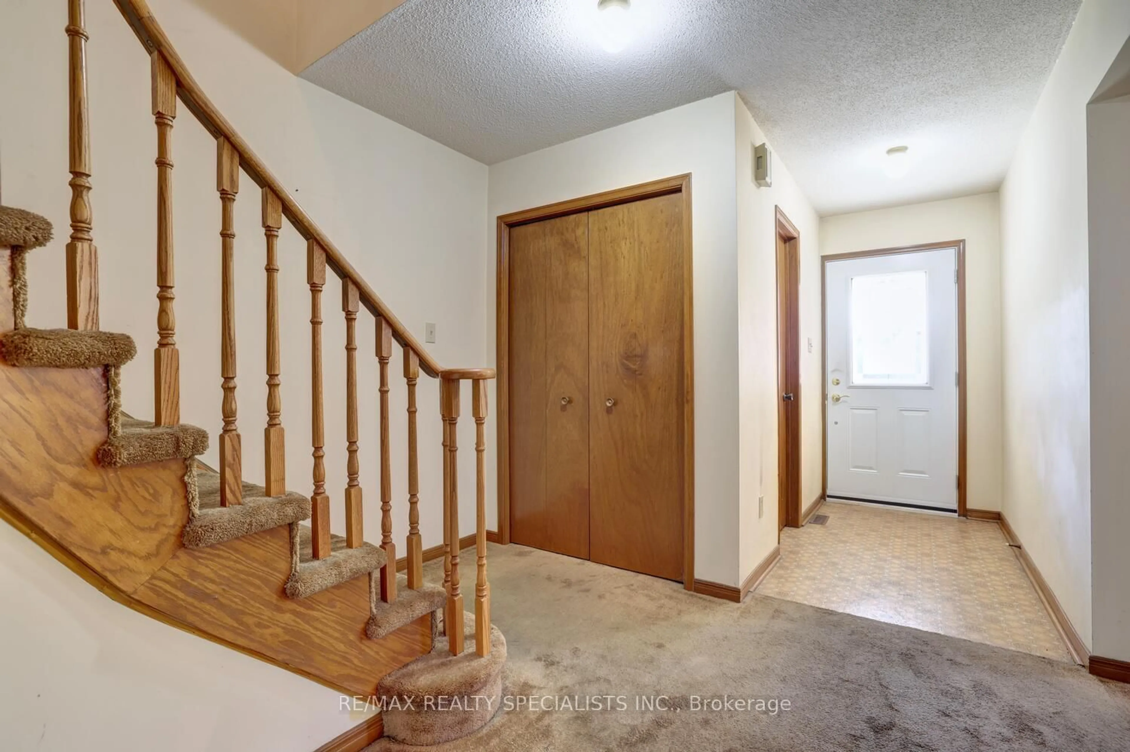 Unknown for 655 Paragon Pl, Mississauga Ontario L5B 2Z6