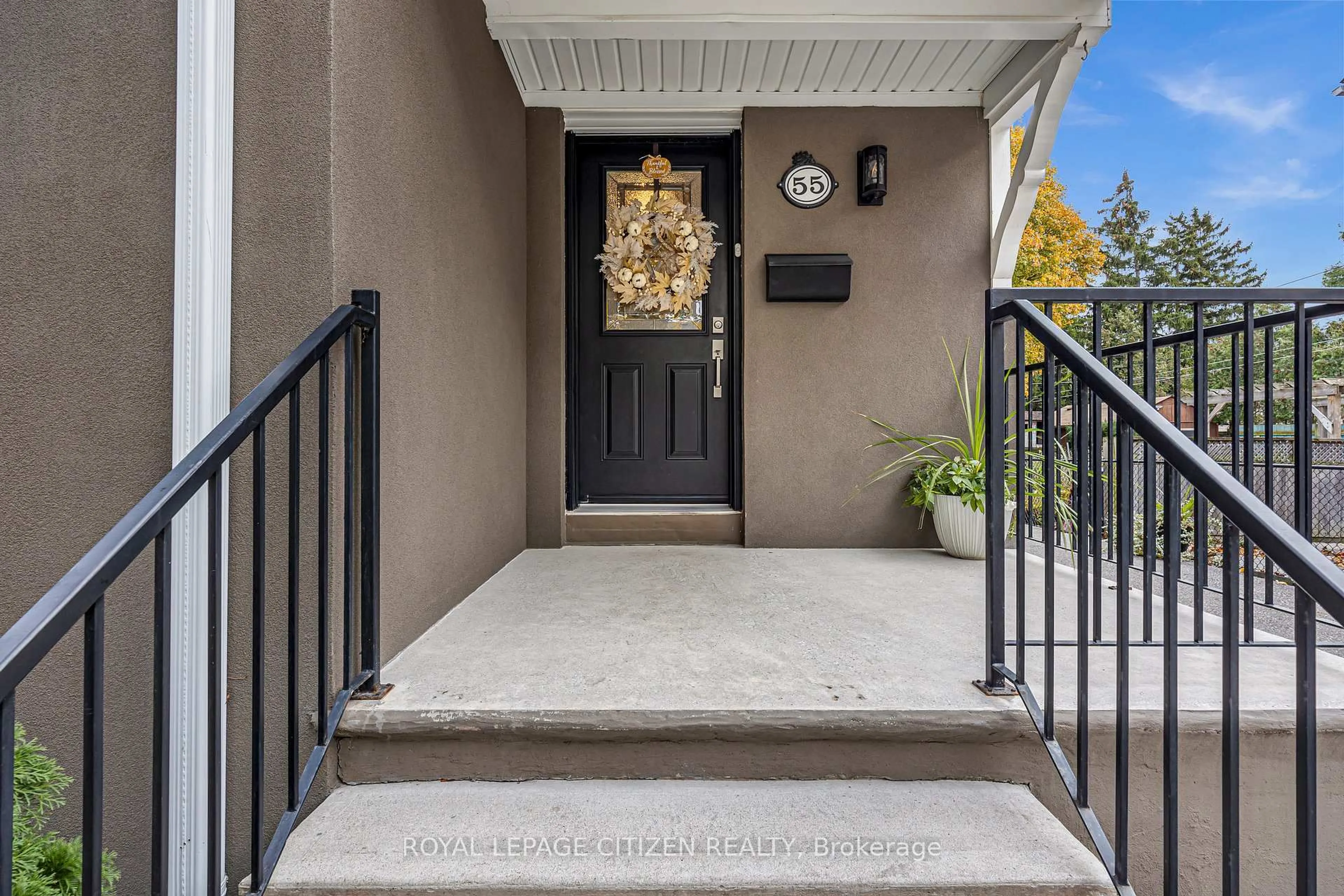 Indoor entryway for 55 Joseph St, Toronto Ontario M9N 2H9