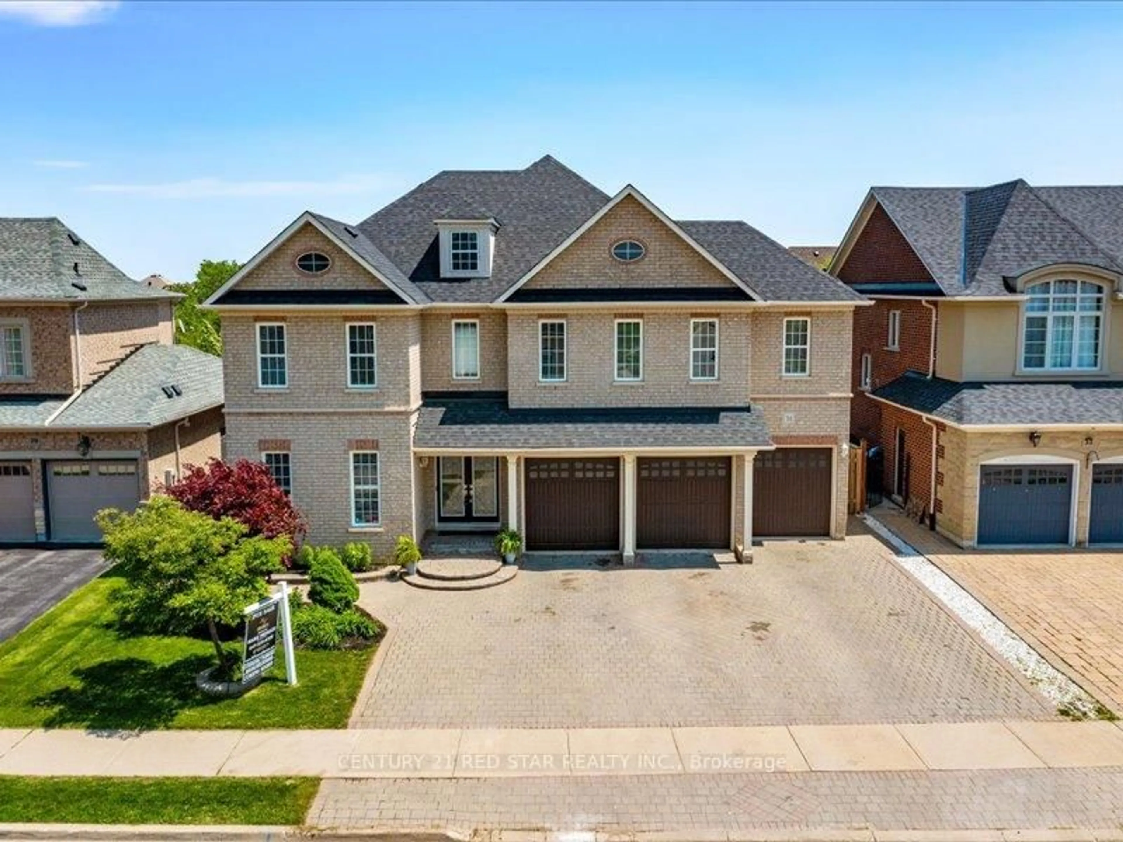 A pic from outside/outdoor area/front of a property/back of a property/a pic from drone, street for 31 Eiffel Blvd, Brampton Ontario L6P 1V9