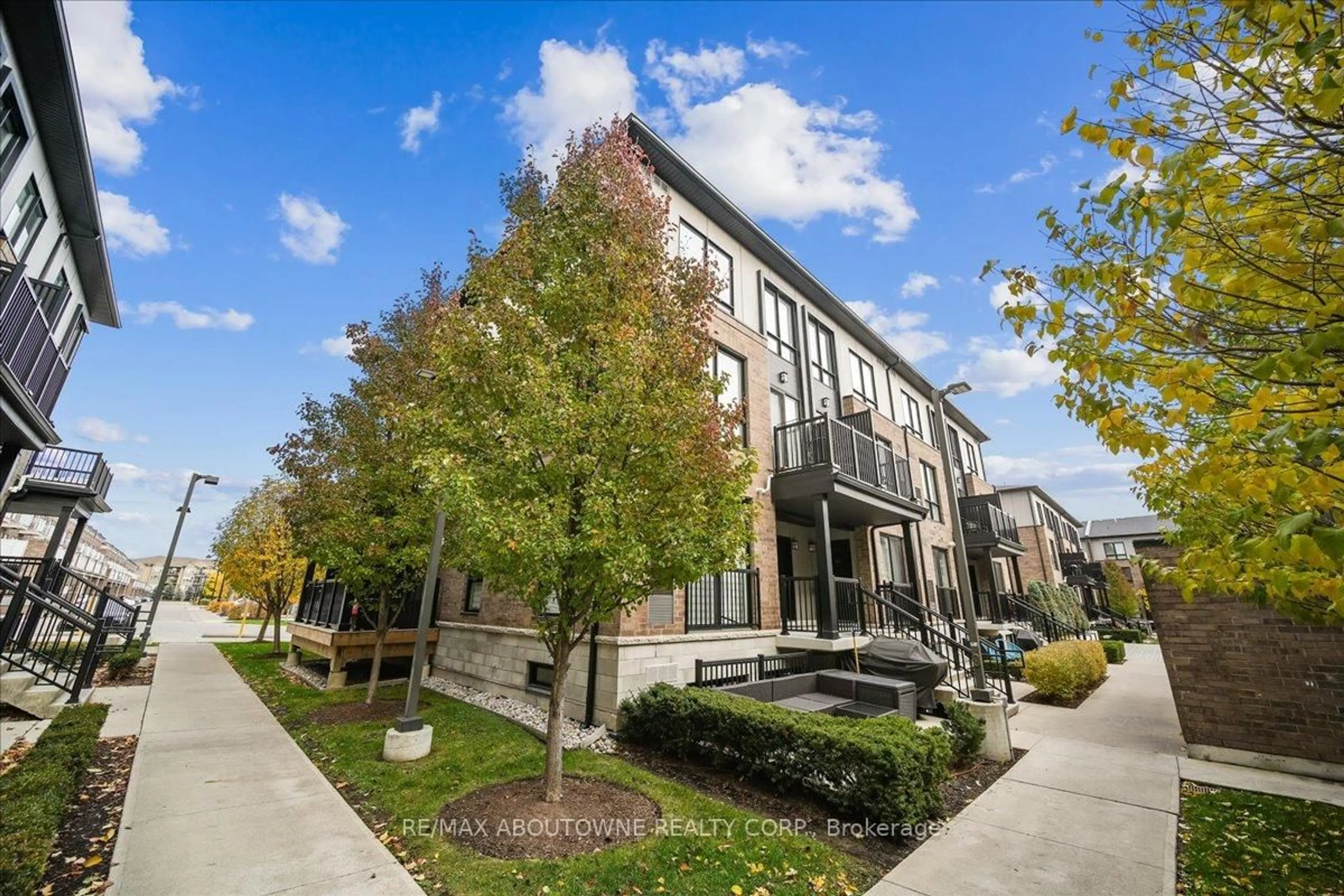 Patio, street for 1202 Main St #107, Milton Ontario L9T 9K8