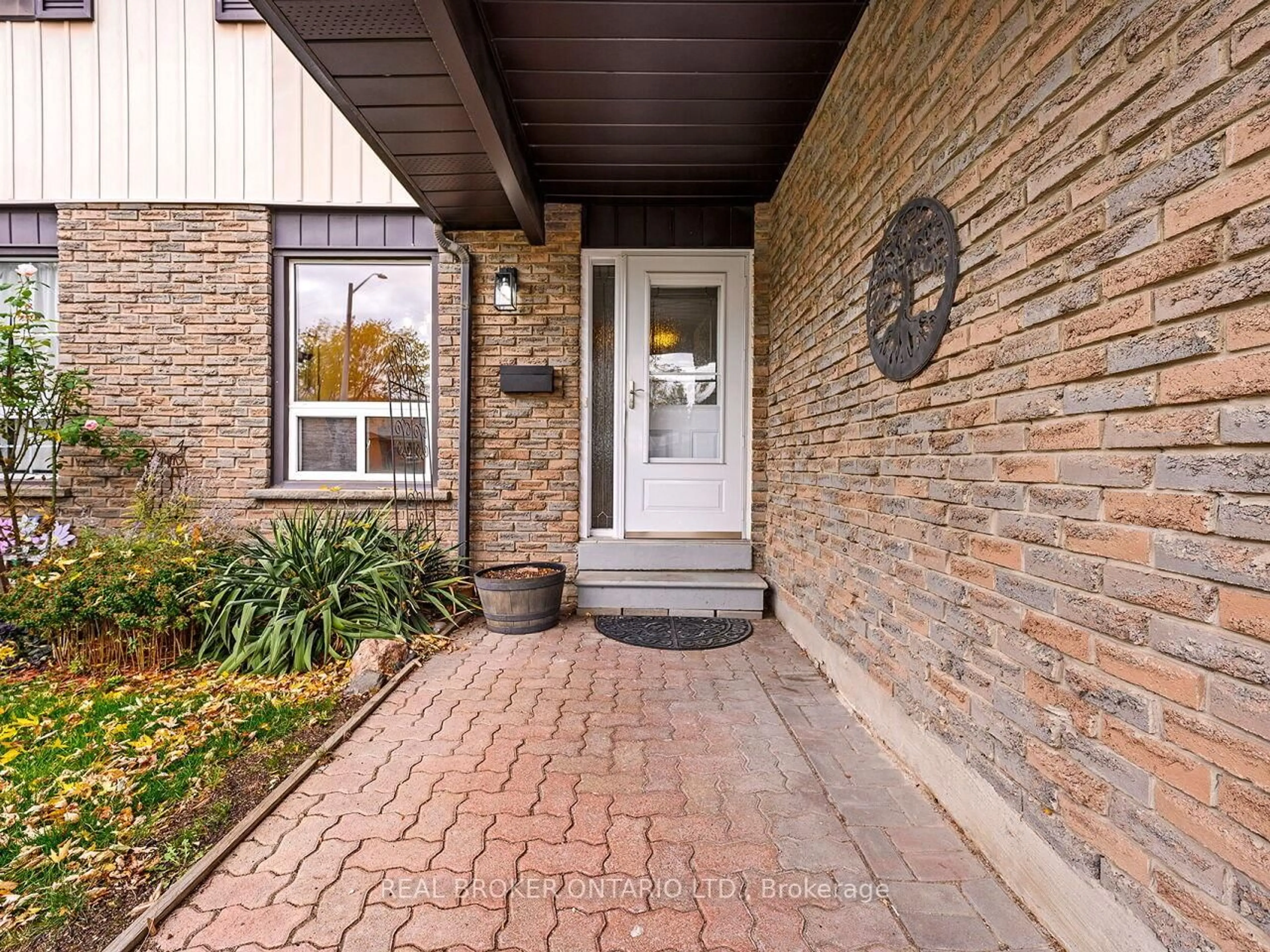 Home with brick exterior material, street for 7223 Bendigo Circ, Mississauga Ontario L5N 1Z4