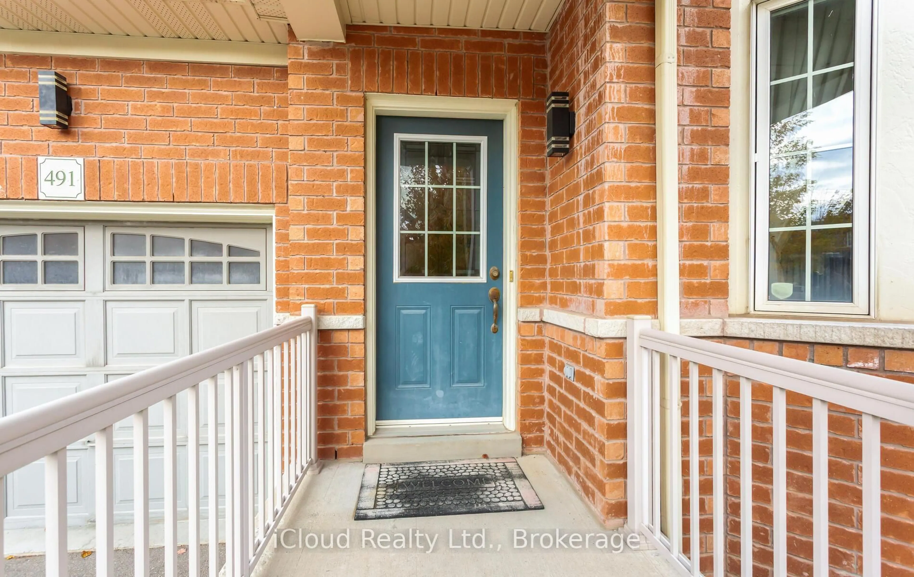 Indoor entryway for 491 Landsborough Ave, Milton Ontario L9T 7X7