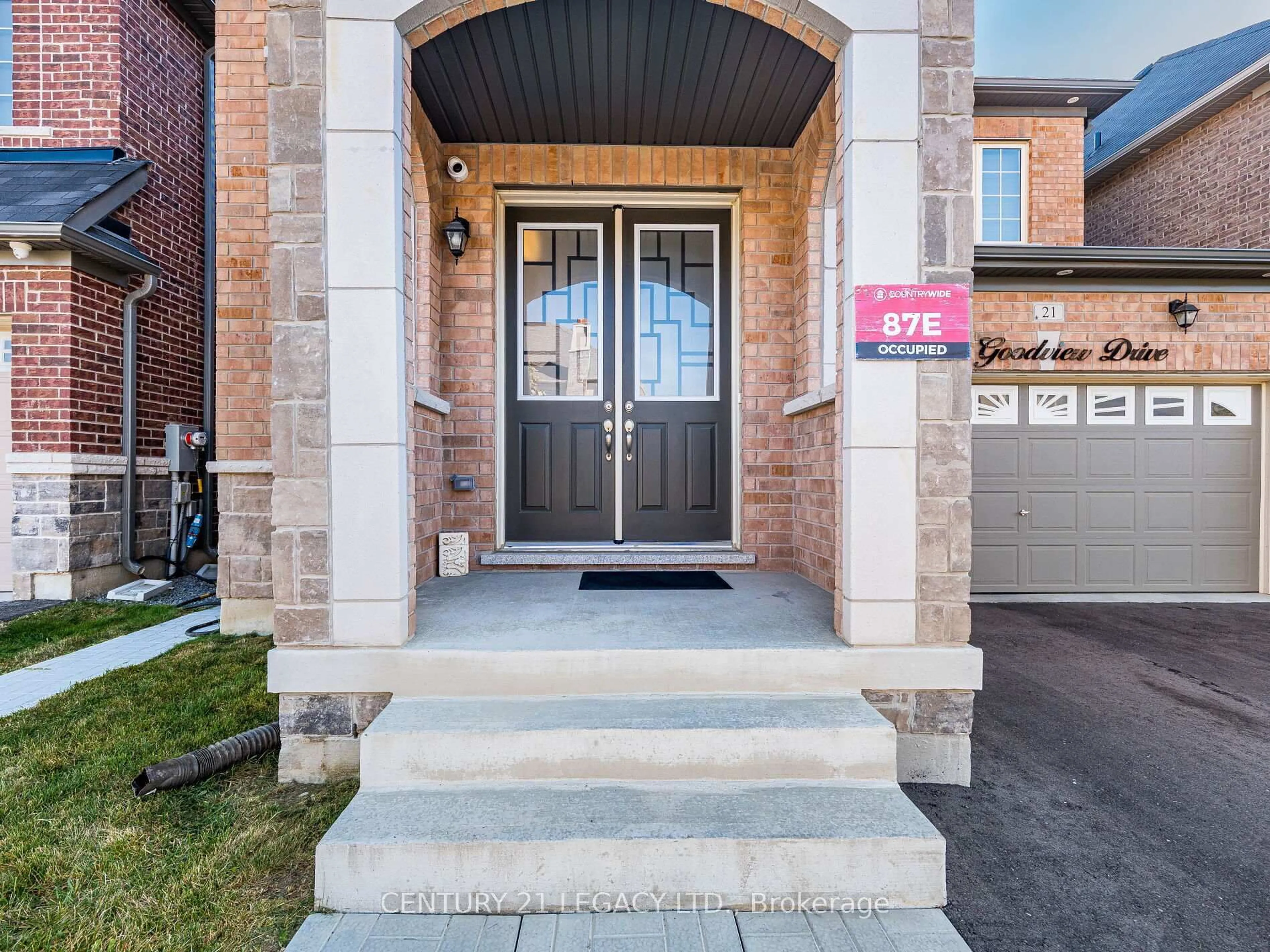 Home with brick exterior material, street for 21 Goodview Dr, Brampton Ontario L6R 4C3