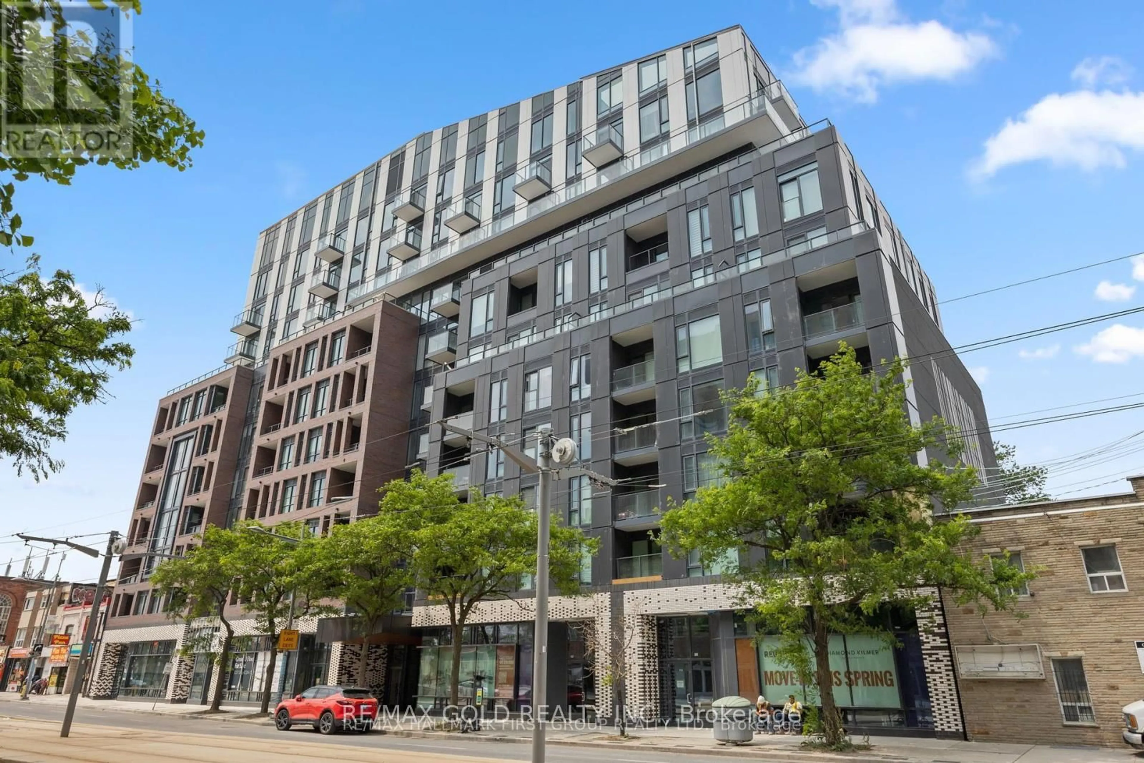Patio, building for 1808 St.Clair Ave #405, Toronto Ontario M6N 0C1