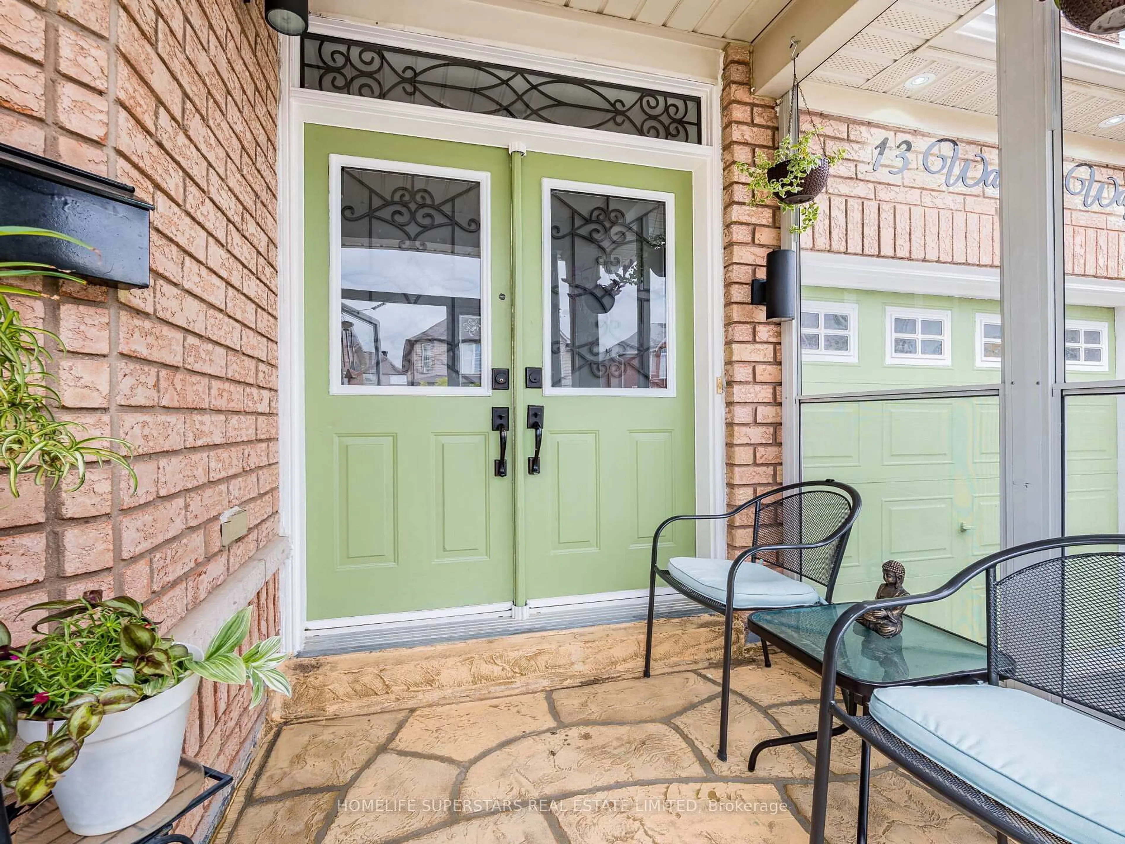 Indoor entryway for 13 Wallaby Way, Brampton Ontario L6R 3G1