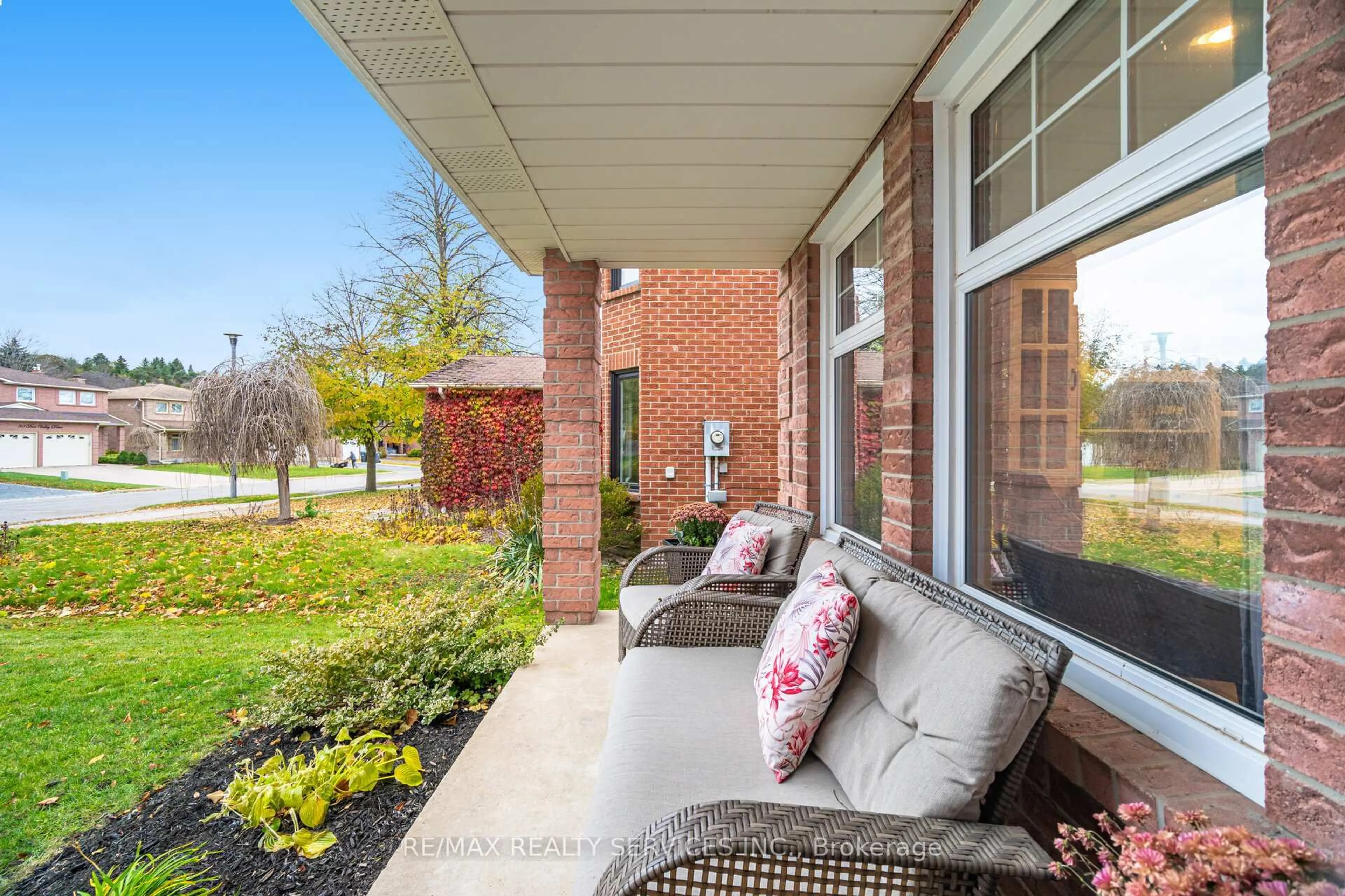 Patio, street for 25 Deer Valley Dr, Caledon Ontario L7E 2E3