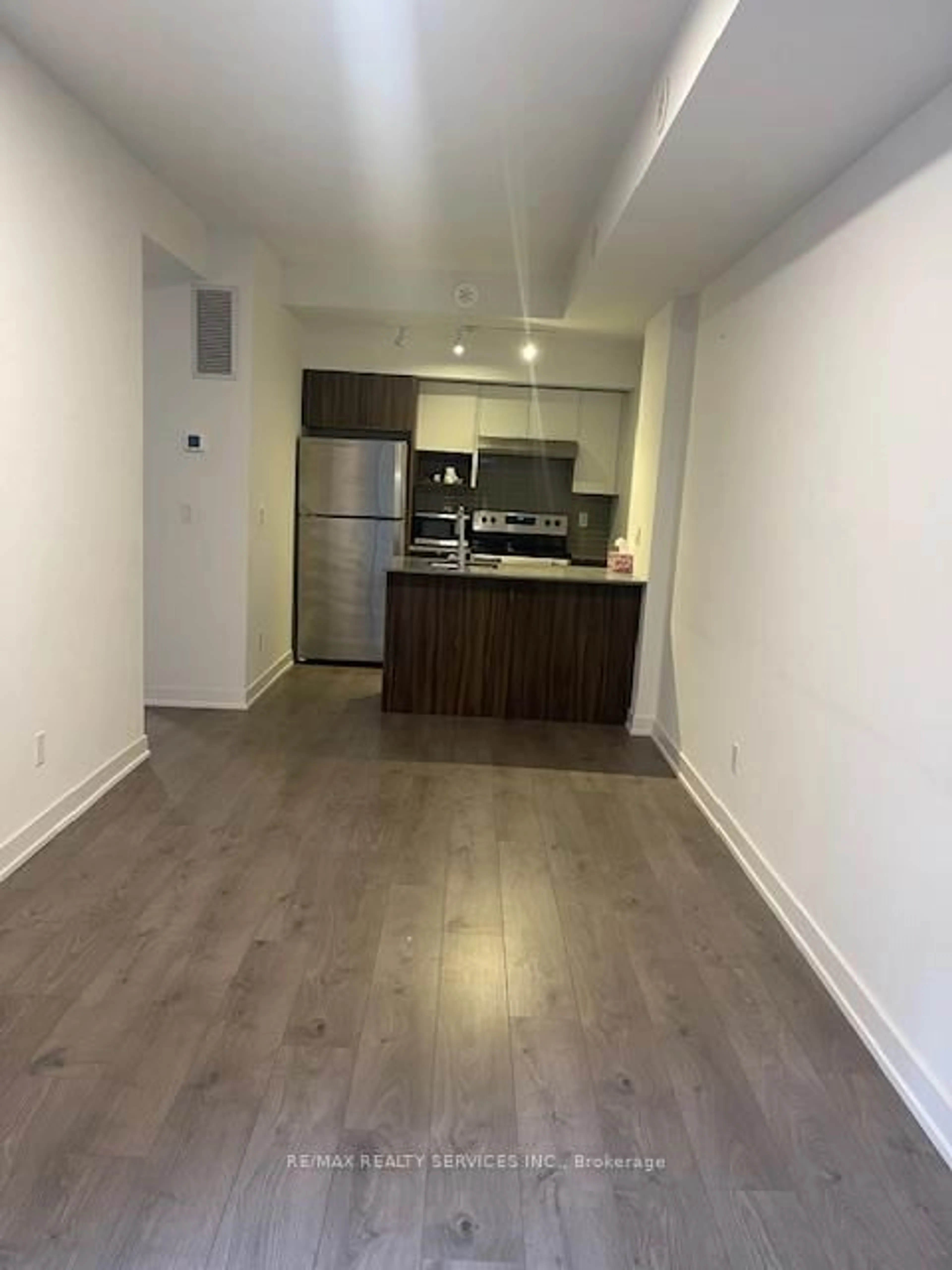 A pic of a room for 1137 Cooke Blvd ##209, Burlington Ontario L7T 4A8