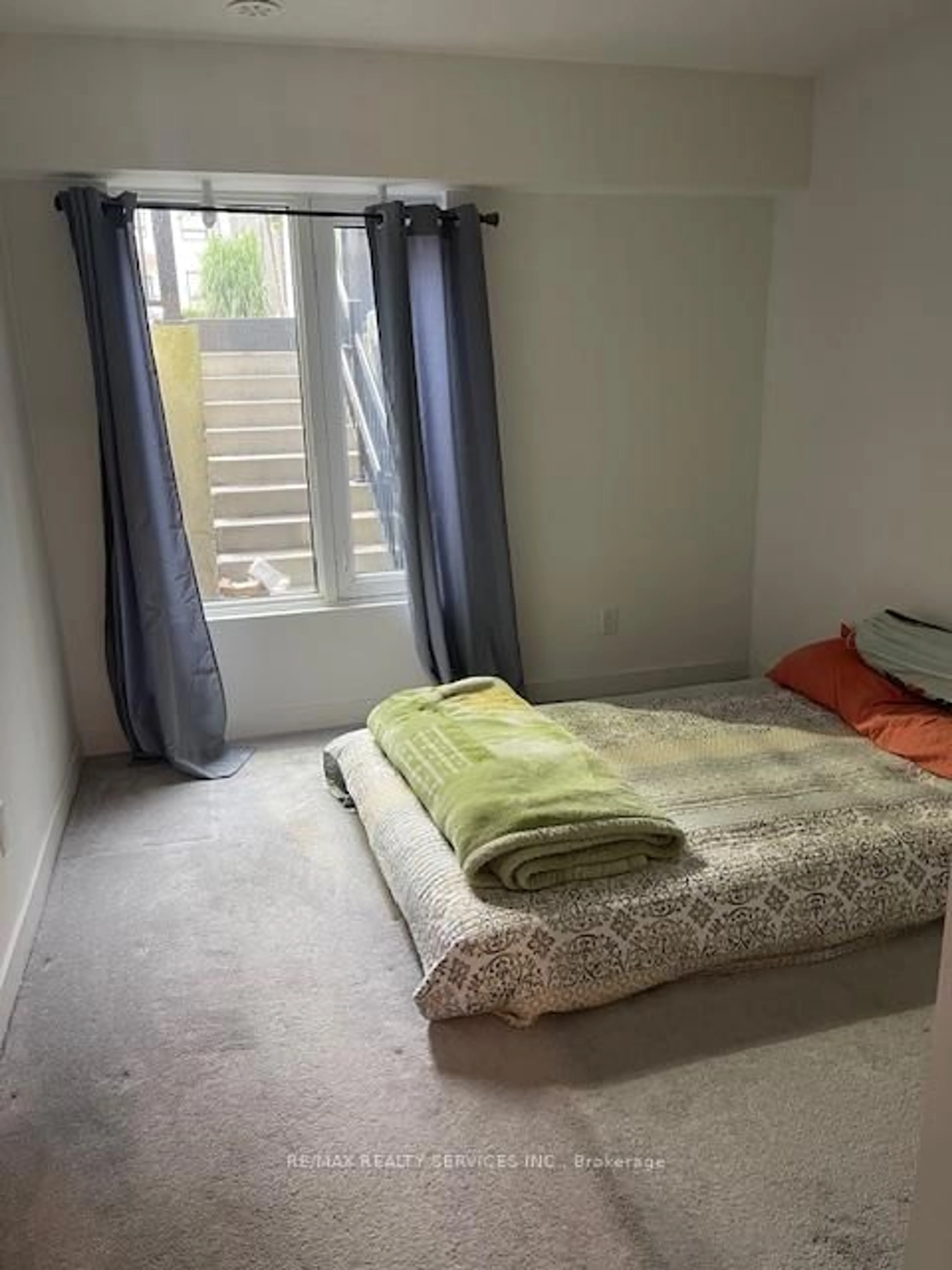 A pic of a room for 1137 Cooke Blvd ##209, Burlington Ontario L7T 4A8