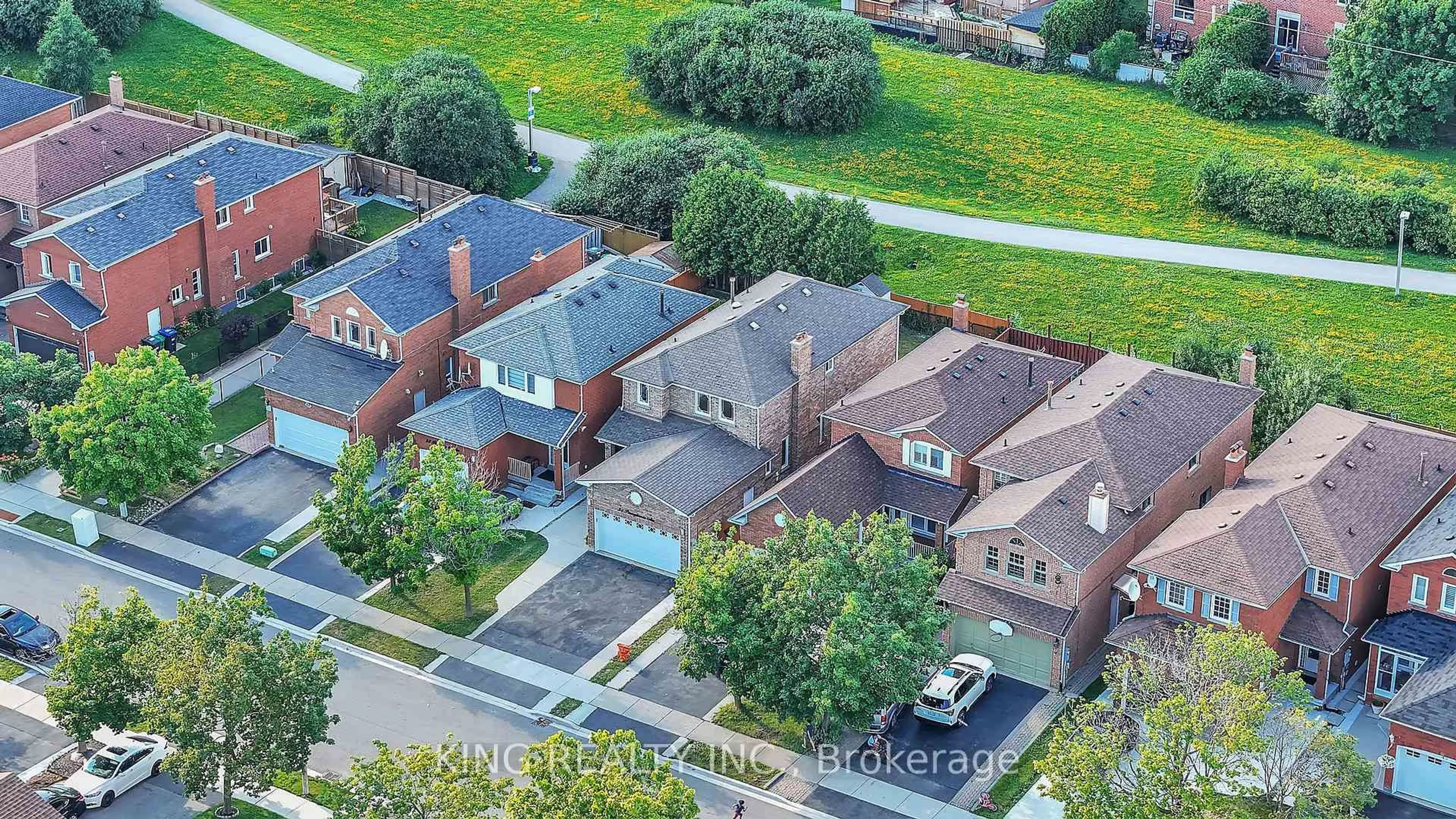 A pic from outside/outdoor area/front of a property/back of a property/a pic from drone, city buildings view from balcony for 51 Pennsylvania Ave, Brampton Ontario L6Y 4P3