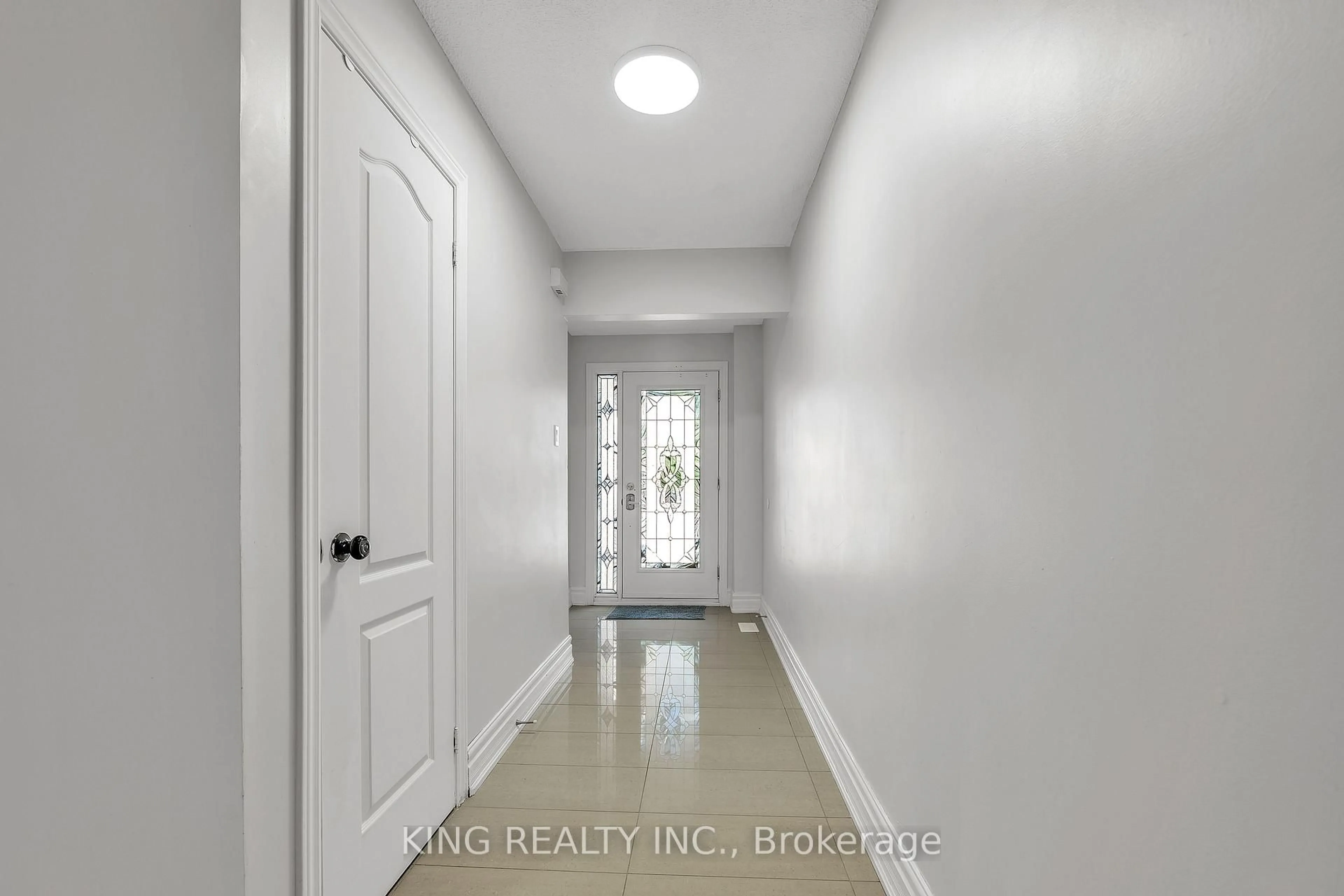 Indoor entryway for 51 Pennsylvania Ave, Brampton Ontario L6Y 4P3