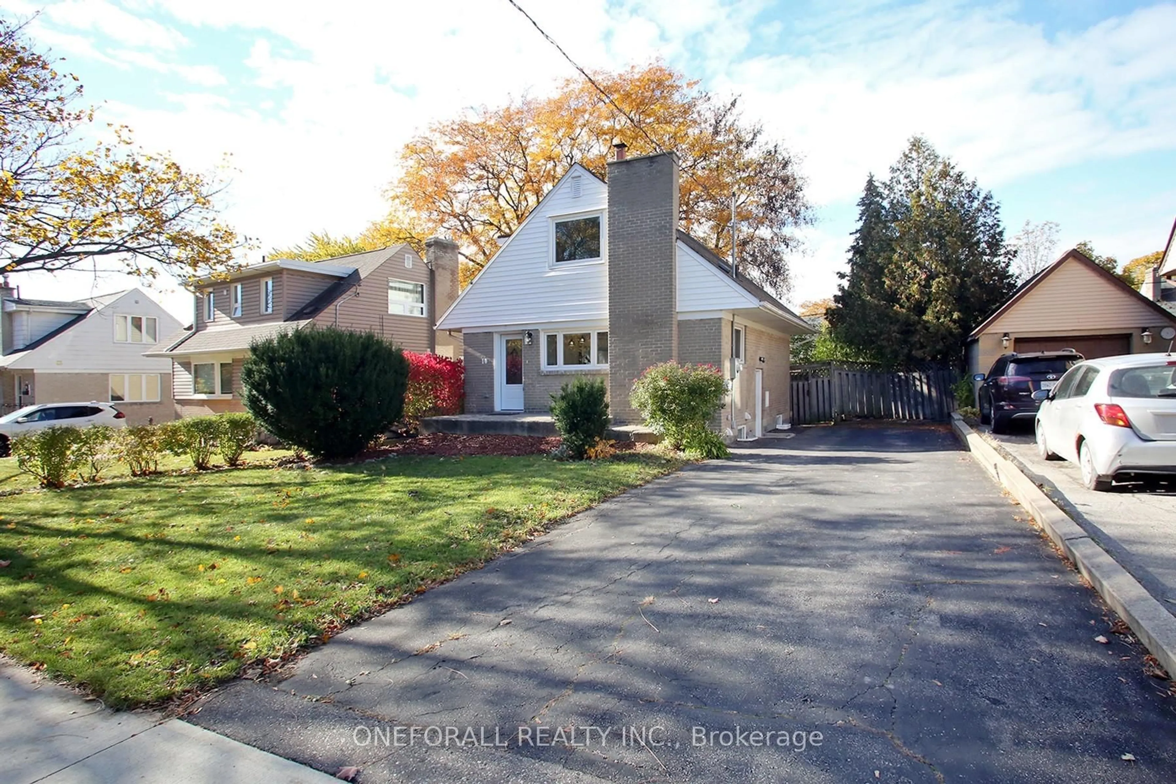 Home with vinyl exterior material, street for 10 Esmond Cres, Toronto Ontario M9W 3P8