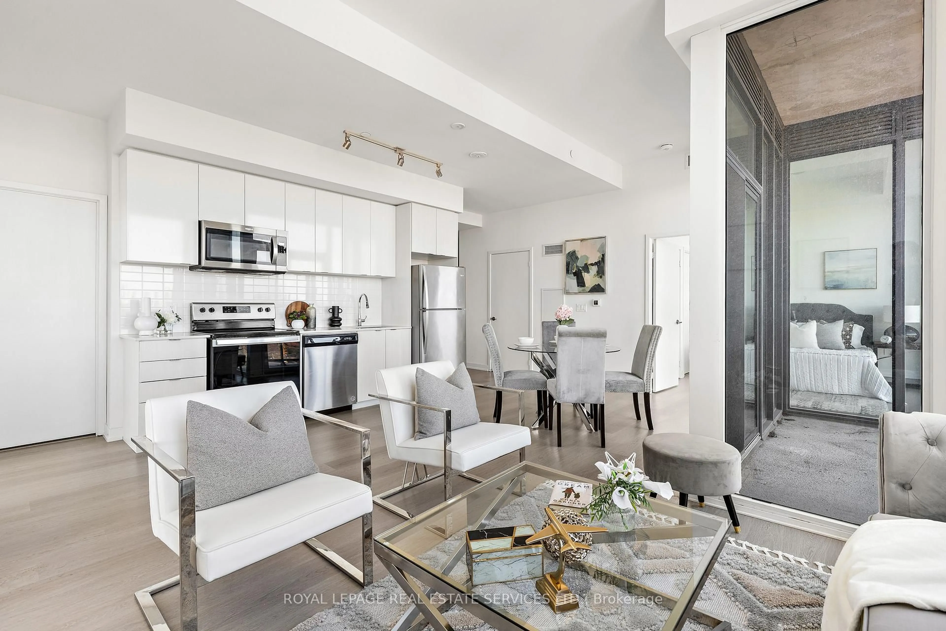 Open concept kitchen, unknown for 859 The Queensway #820, Toronto Ontario M8Z 1N8