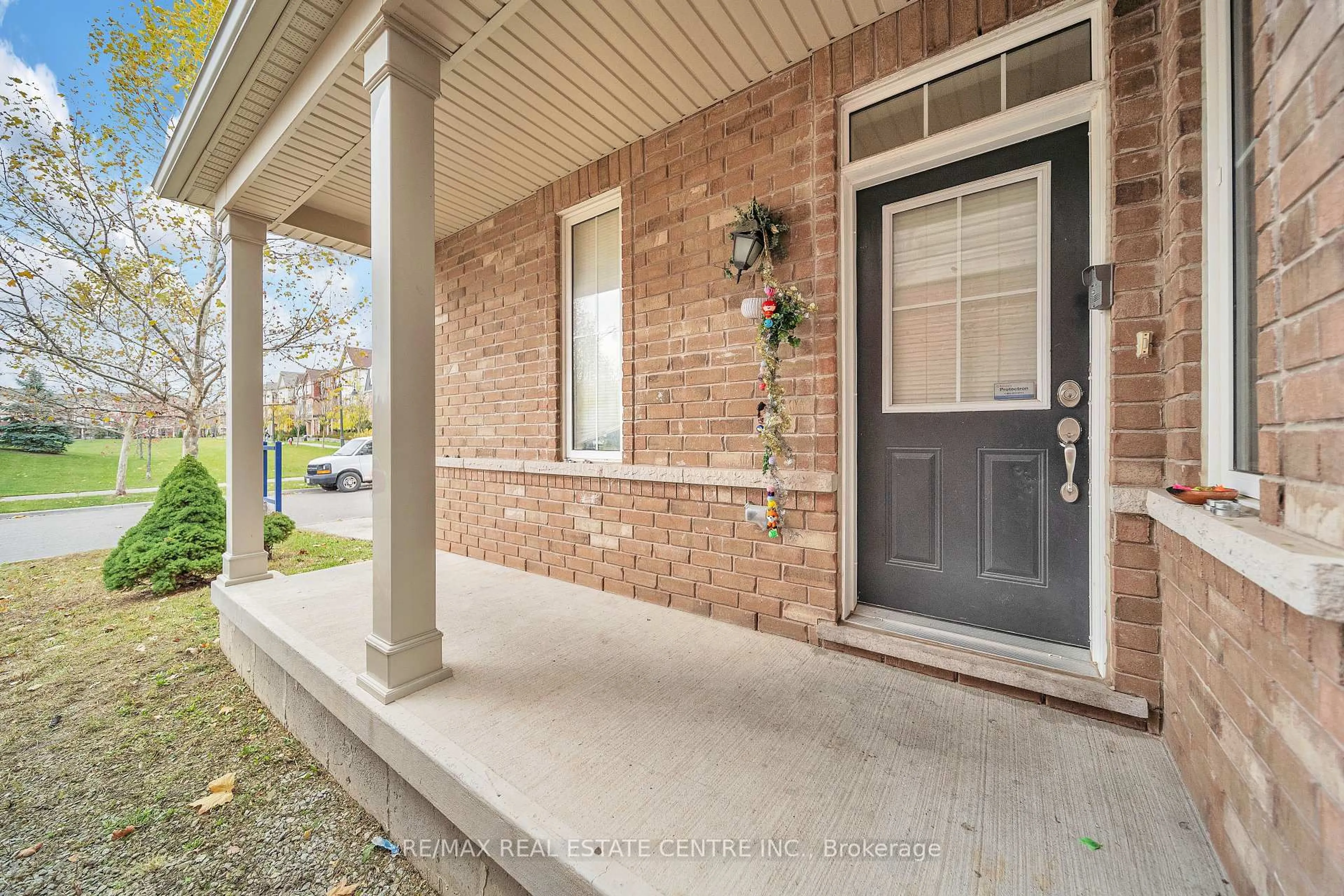 Unknown for 10 Poncelet Rd, Brampton Ontario L7A 0V5