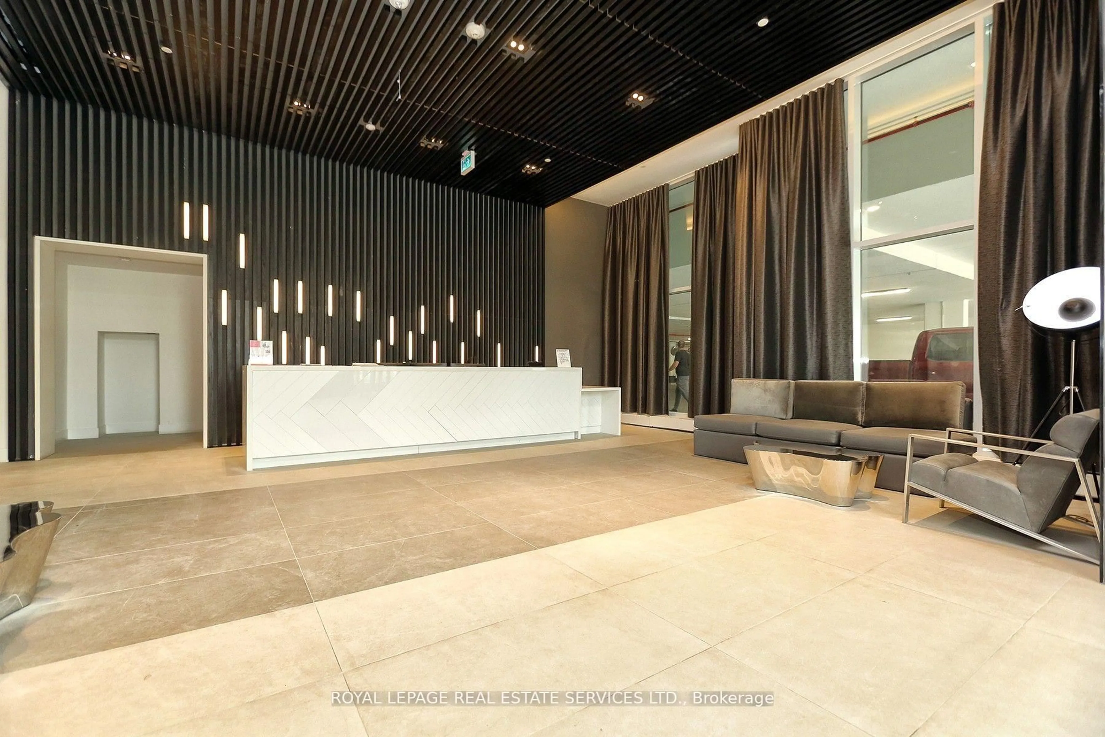 Lobby for 2489 Taunton Rd #414, Oakville Ontario L6H 3R9