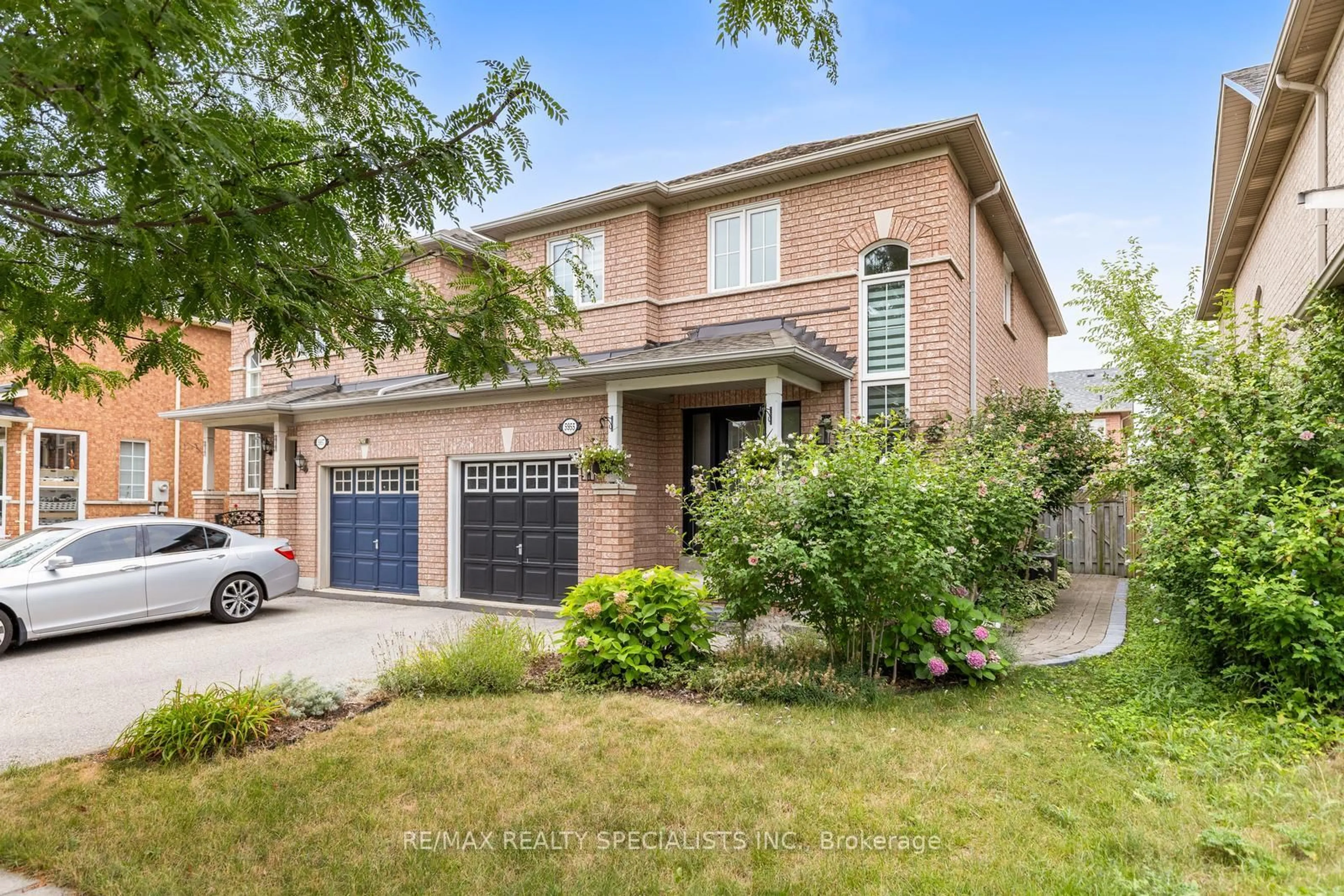 Home with brick exterior material, street for 5955 Manzanillo Cres, Mississauga Ontario L5M 6Y3