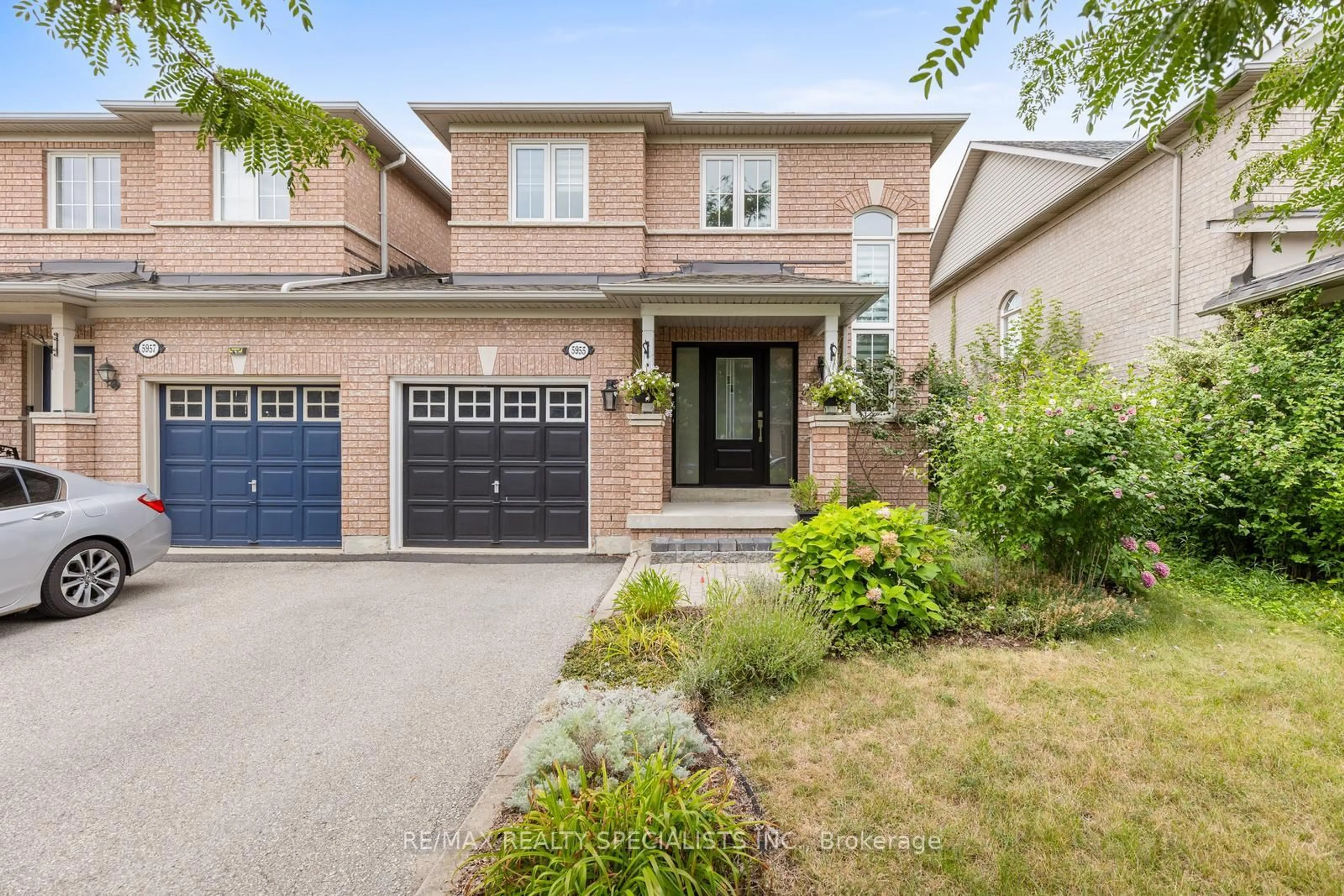 Home with brick exterior material, street for 5955 Manzanillo Cres, Mississauga Ontario L5M 6Y3