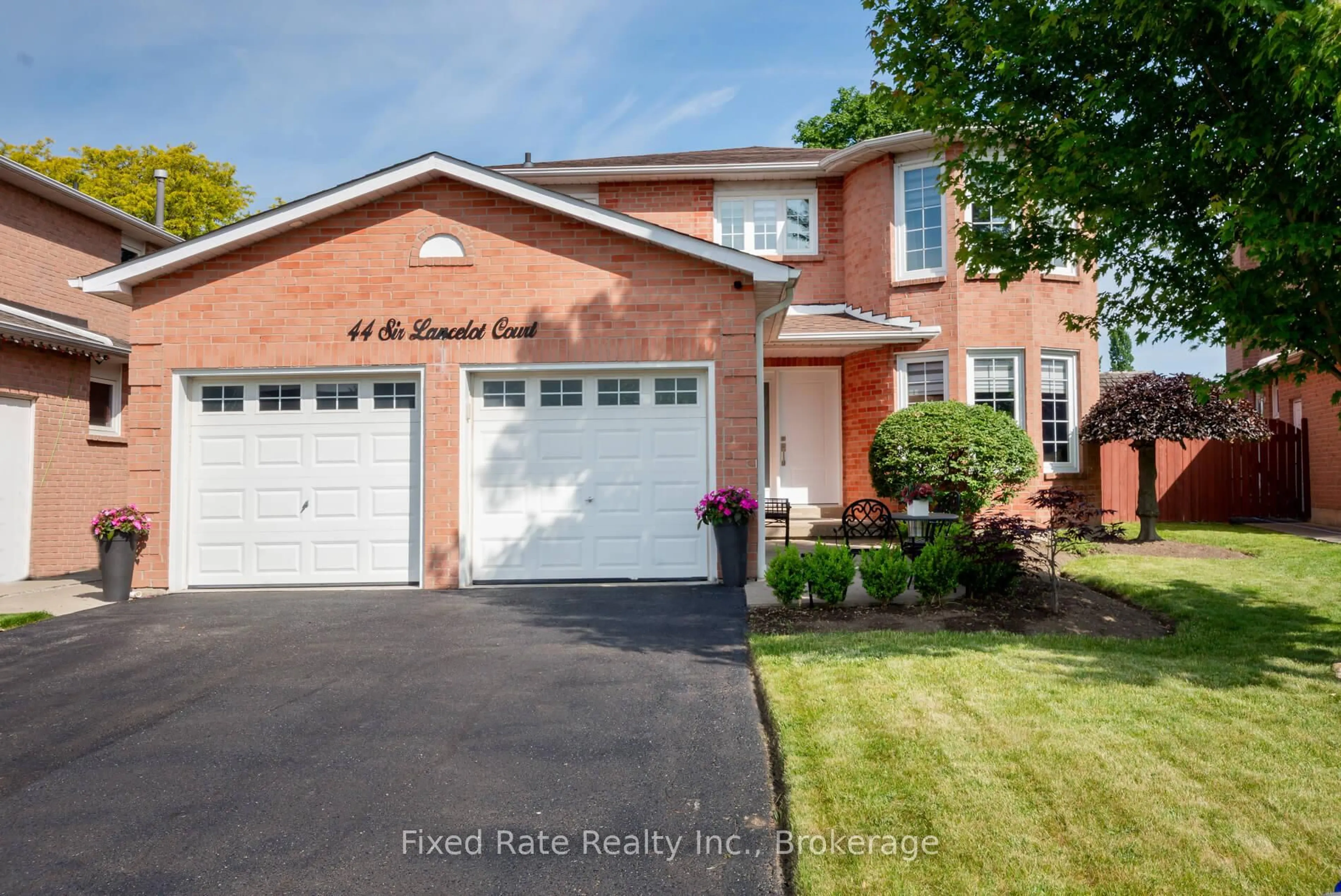 Home with brick exterior material, street for 44 Sir Lancelot Crt, Caledon Ontario L7E 1N1