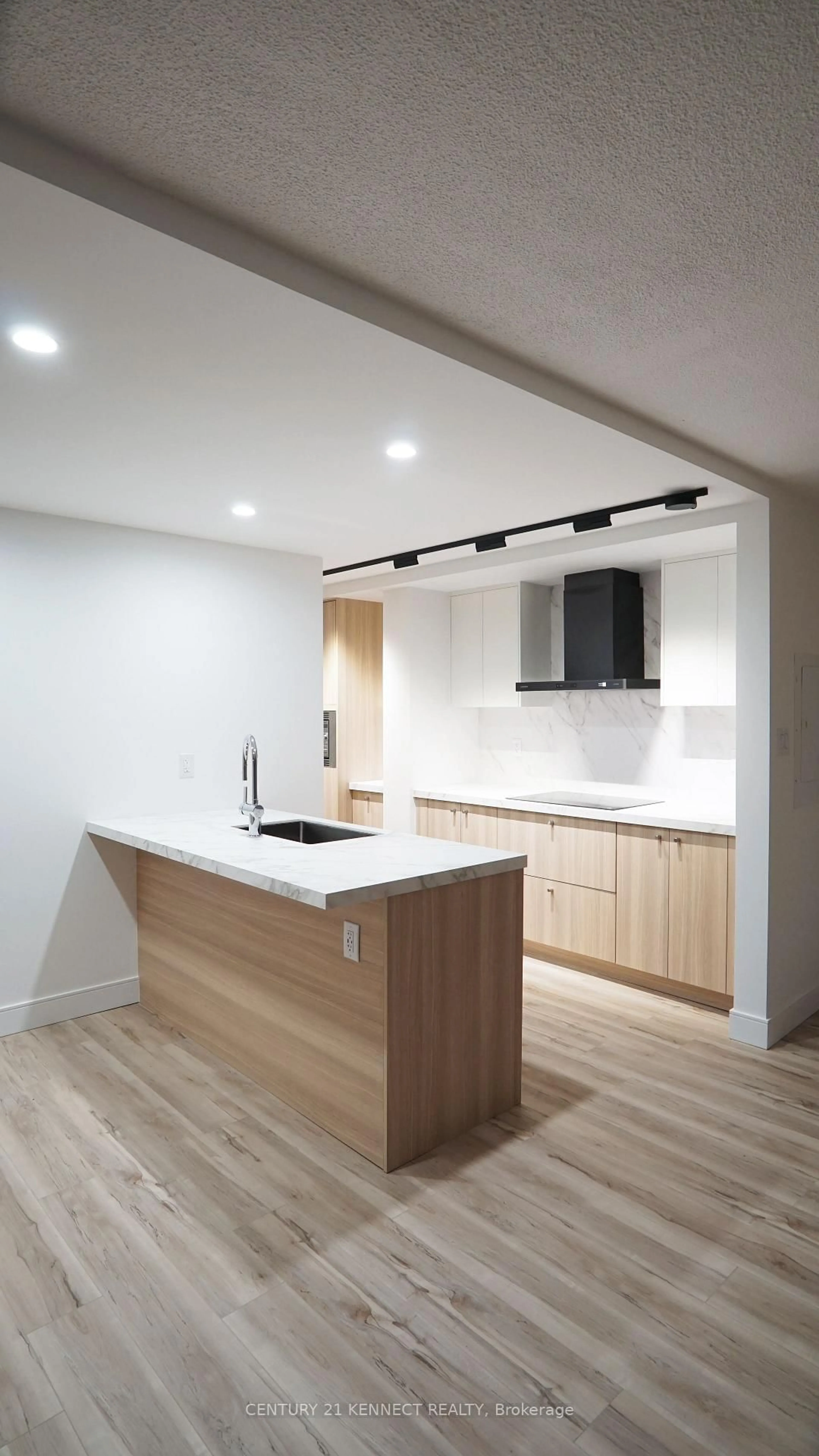 Unknown for 3170 Kirwin Ave #1601, Mississauga Ontario L5A 3R1