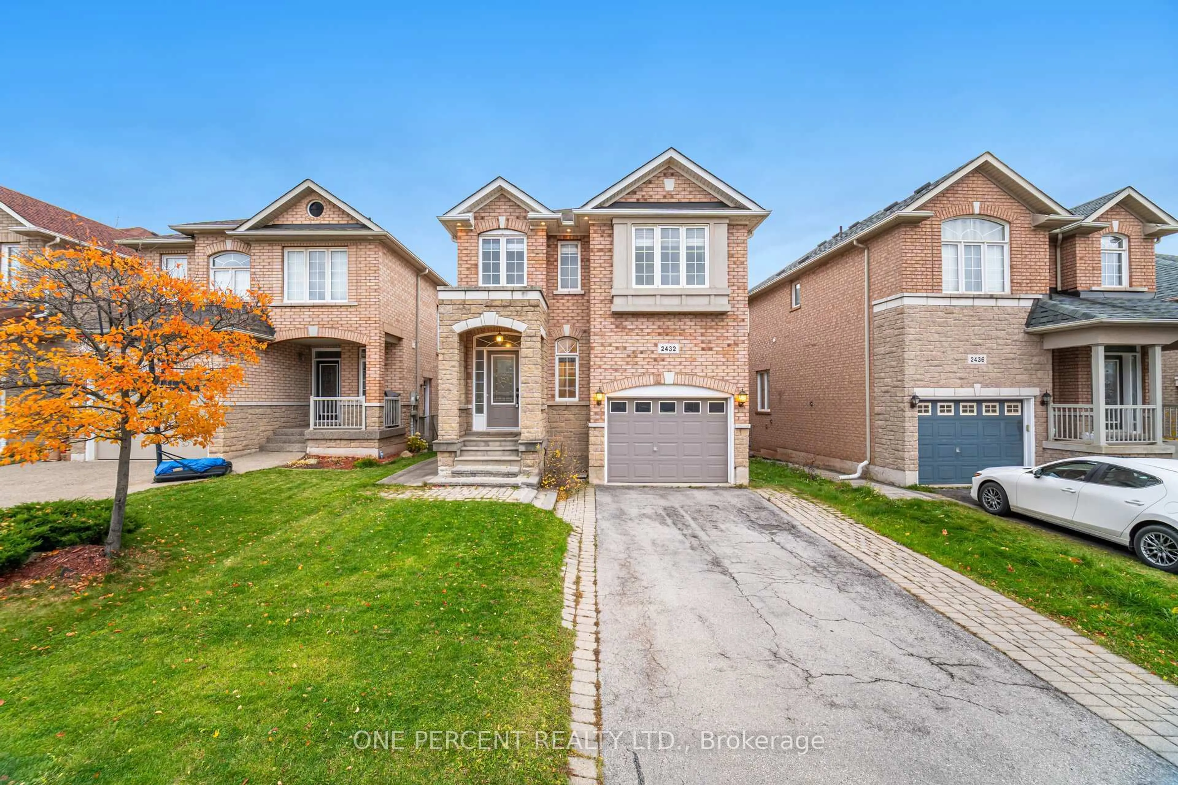 Home with brick exterior material, street for 2432 Hilda Dr, Oakville Ontario L6H 7N3