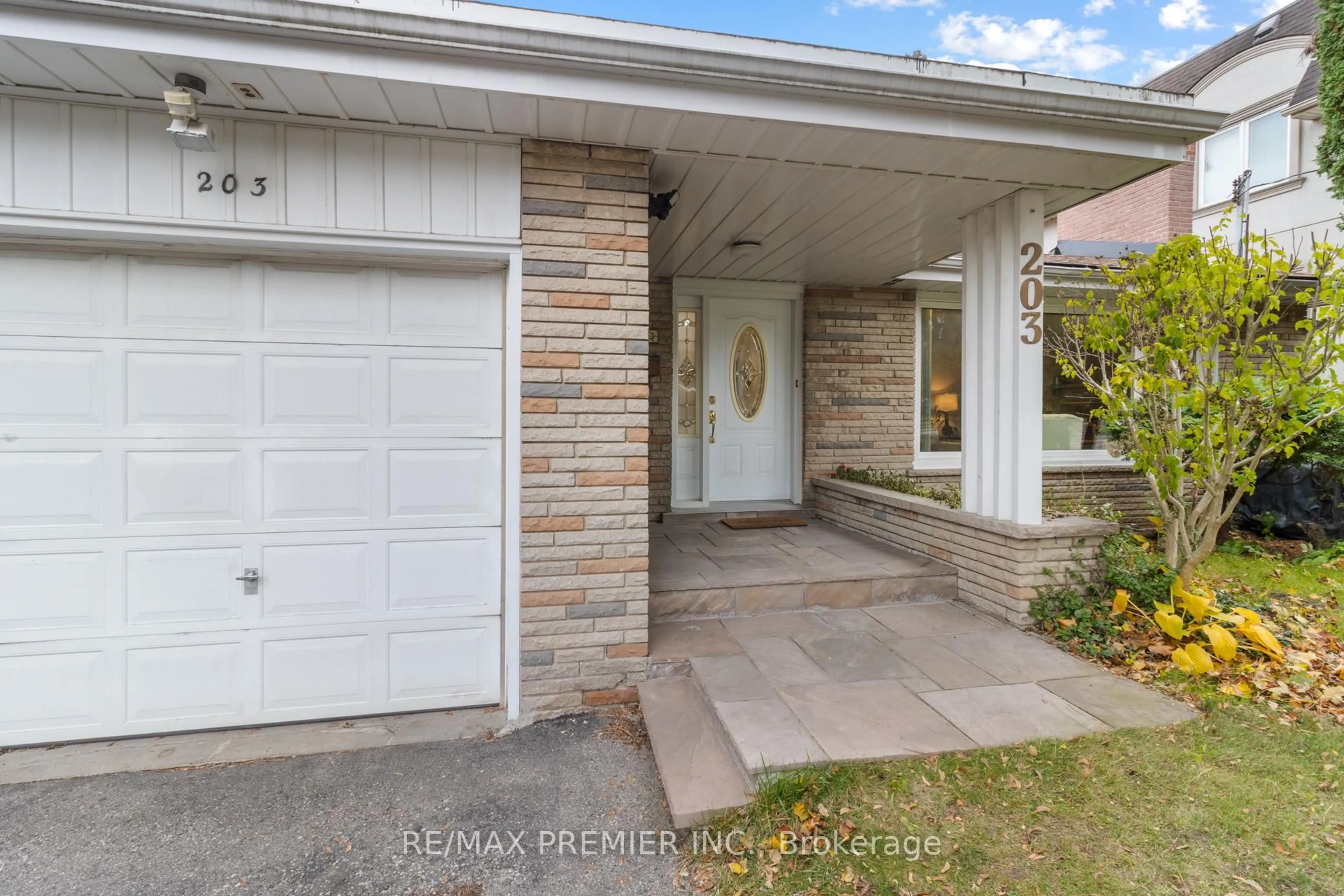 Unknown for 203 Martin Grove Rd, Toronto Ontario M9B 4L2