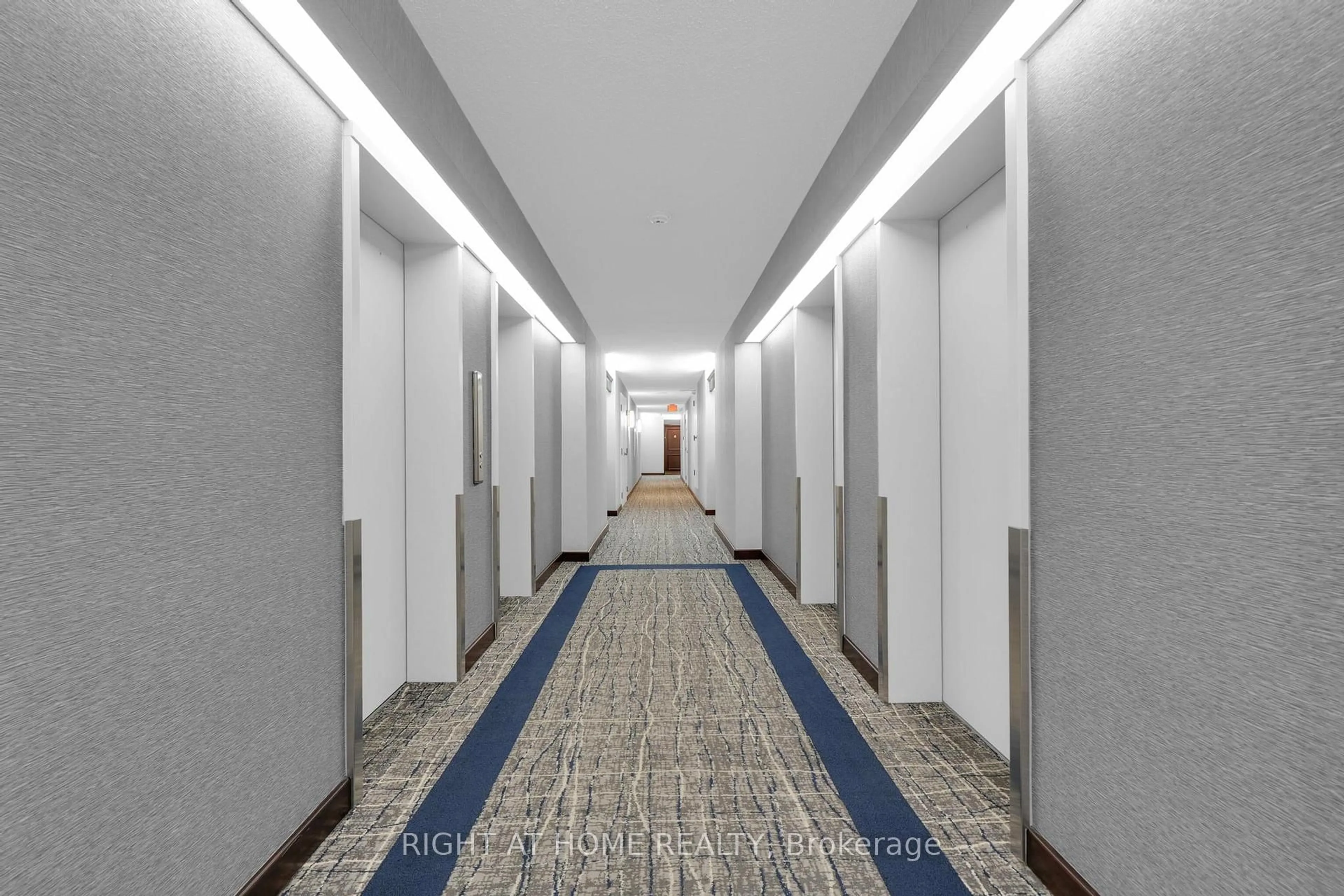 Indoor foyer for 1300 Islington Ave #2503, Toronto Ontario M9A 5C4