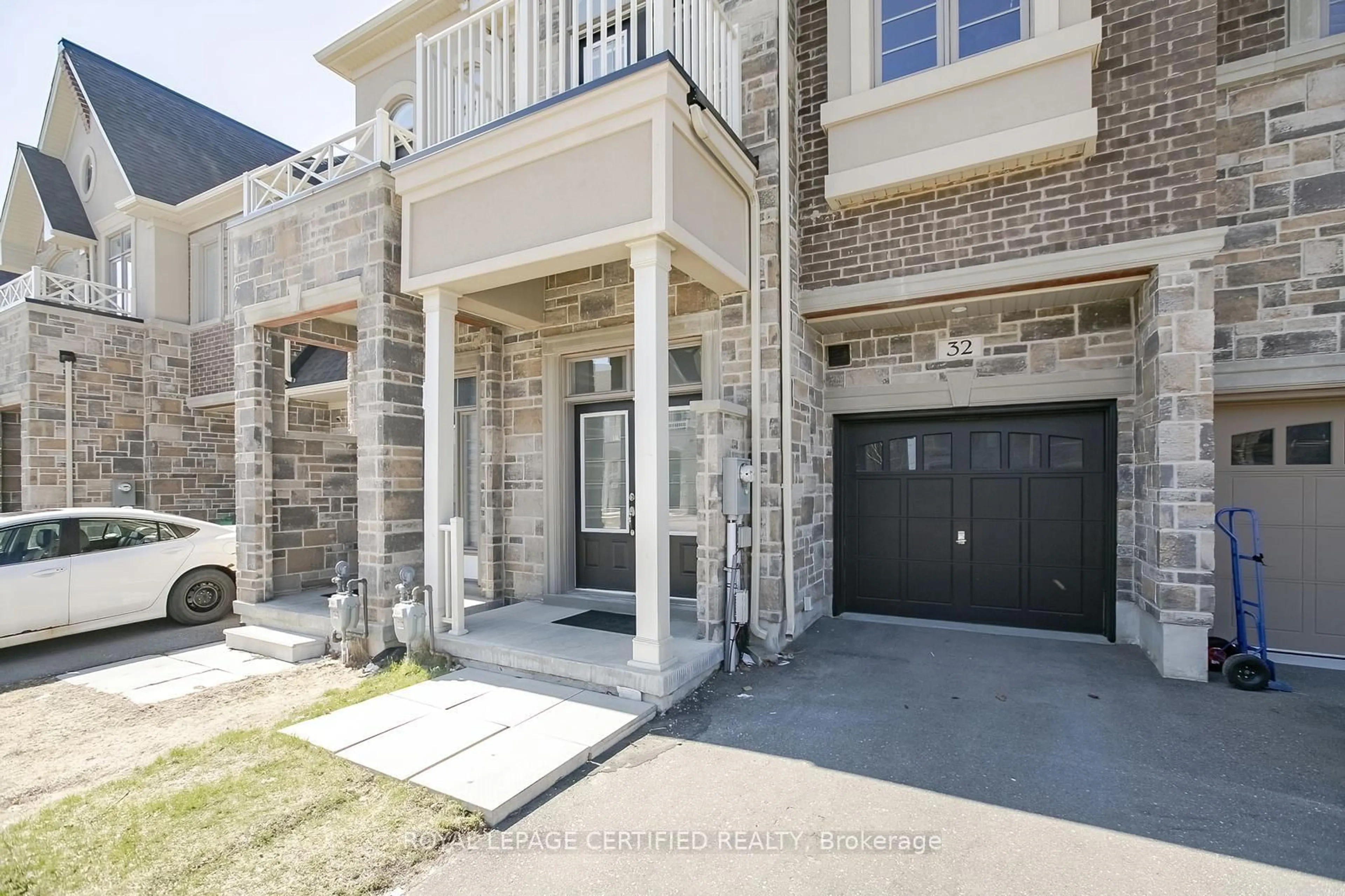 Home with brick exterior material, street for 32 Dalbeattie Dr, Brampton Ontario L6Y 6H6